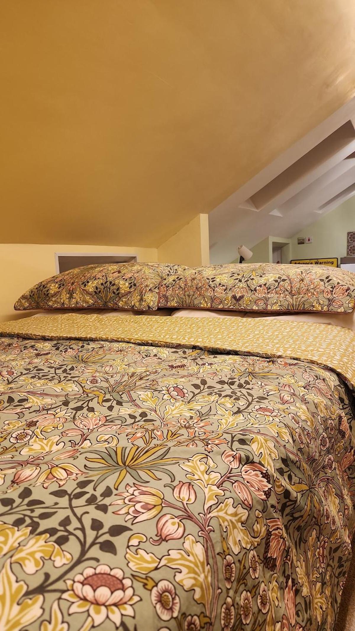 Cosy Suite with Private Access in London Putney