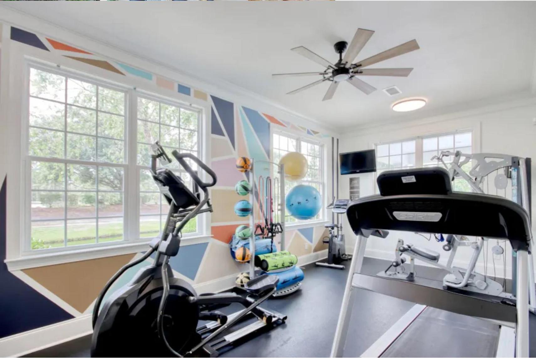 Landing Stunning 2BD Gym Clubhouse