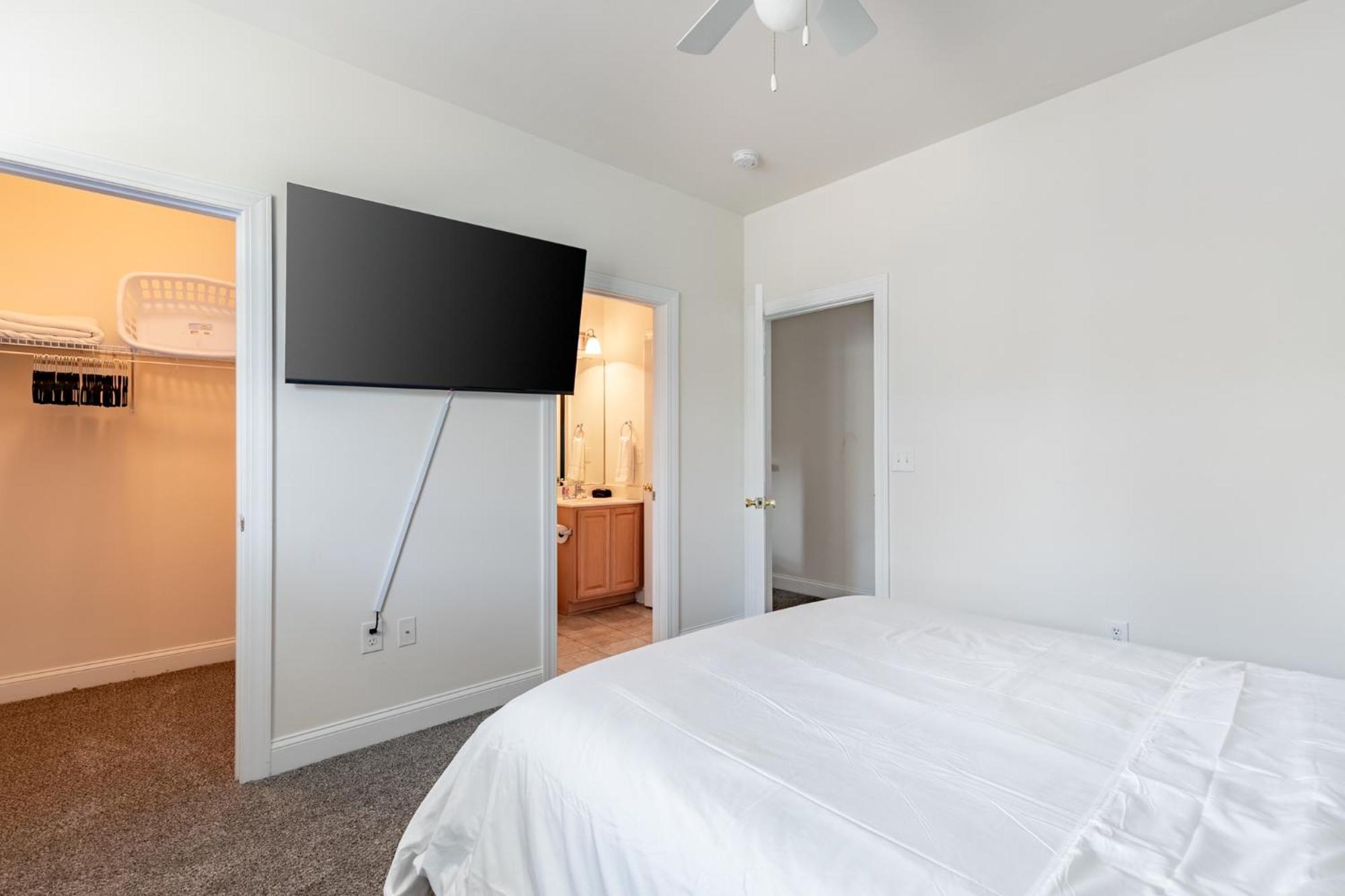 Landing Stunning 2BD Gym Clubhouse