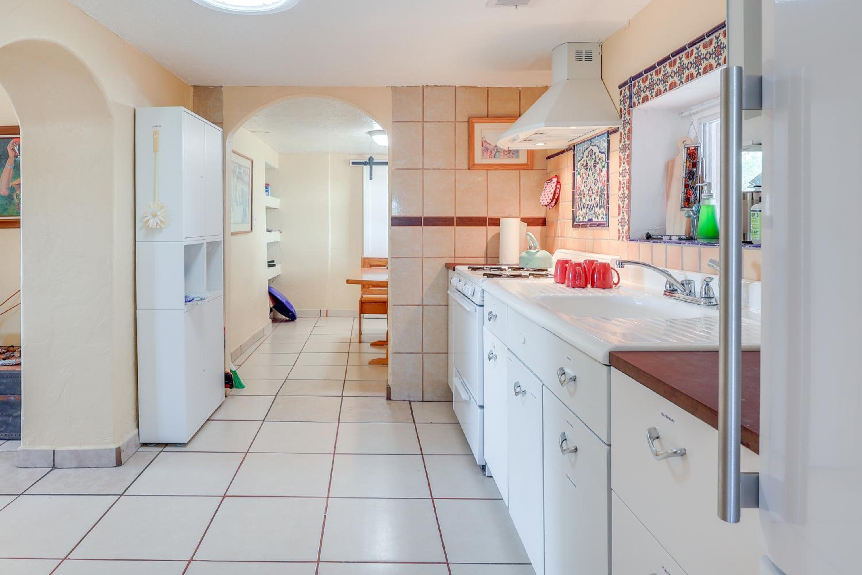 Walk Downtown Authentic Adobe Home in Las Cruces!