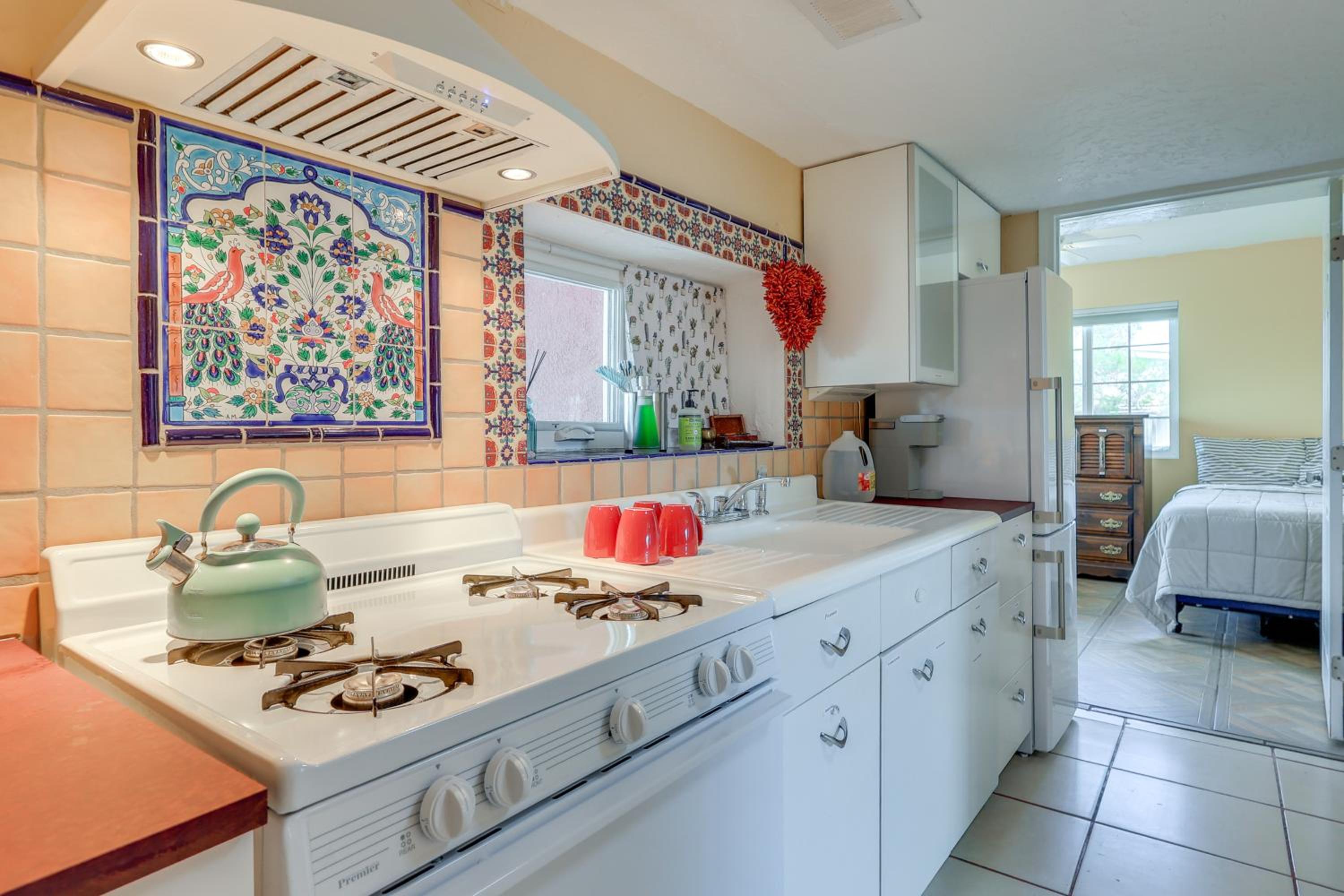 Walk Downtown Authentic Adobe Home in Las Cruces!