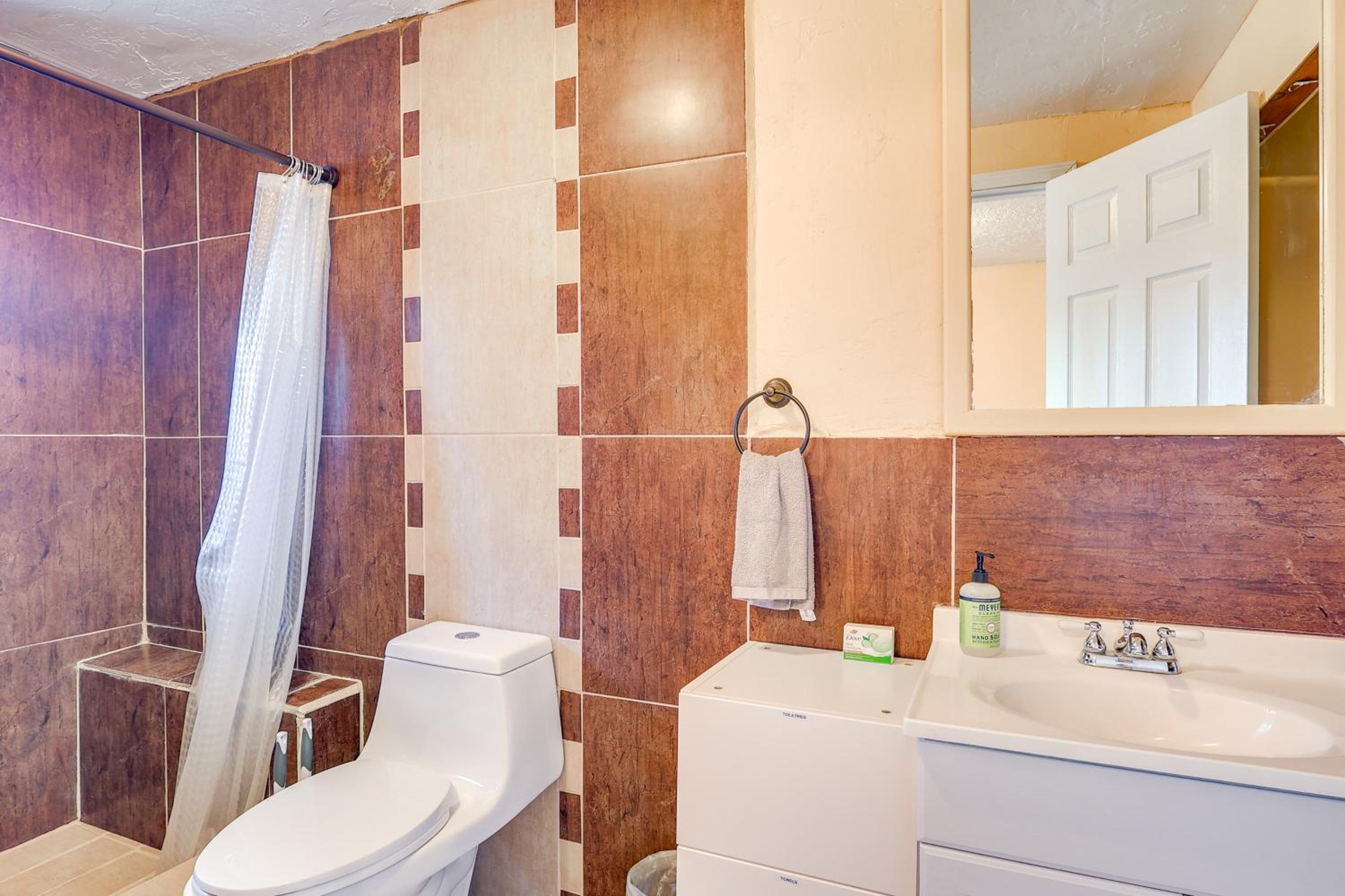 Walk Downtown Authentic Adobe Home in Las Cruces!