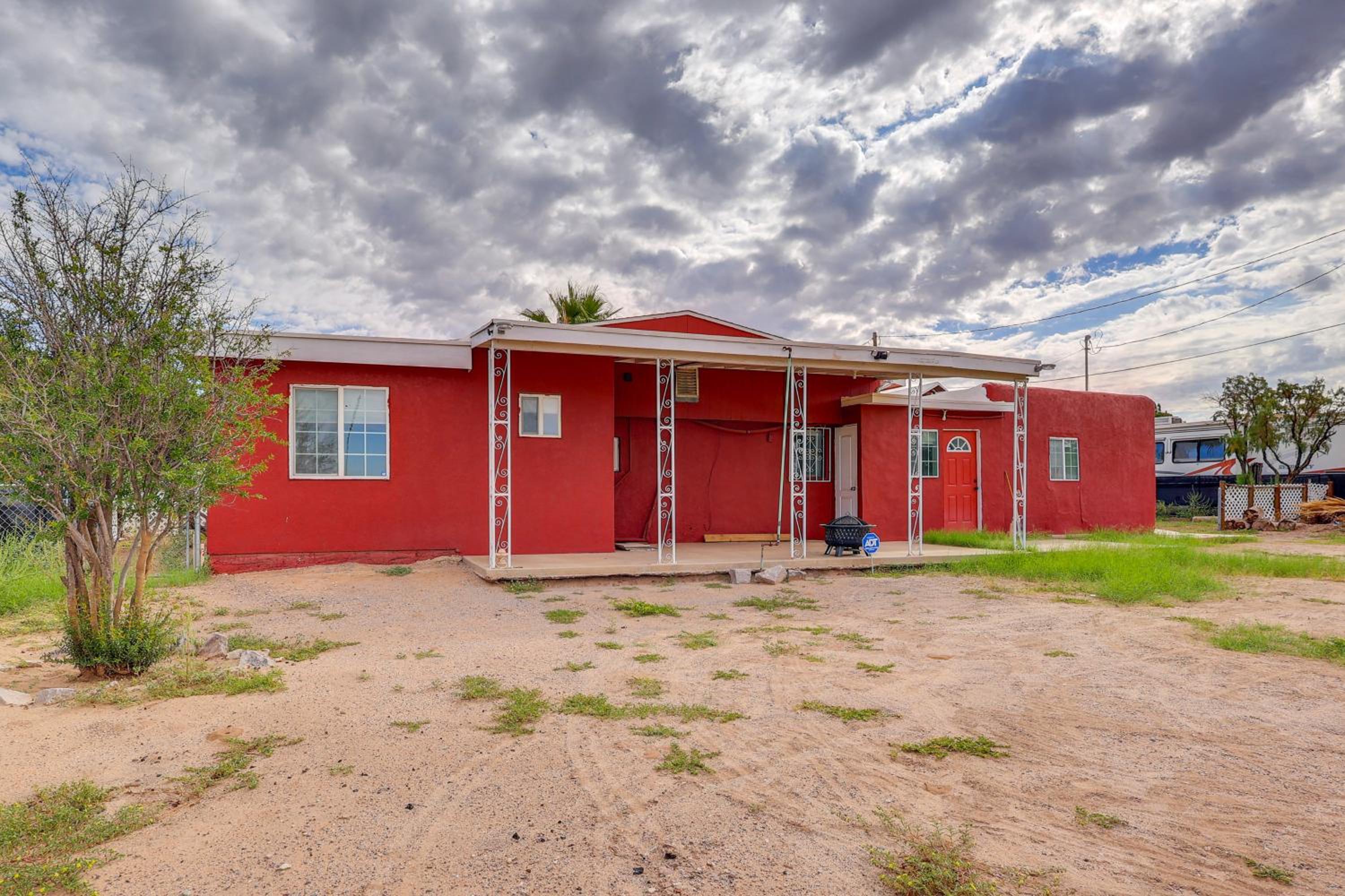Walk Downtown Authentic Adobe Home in Las Cruces!