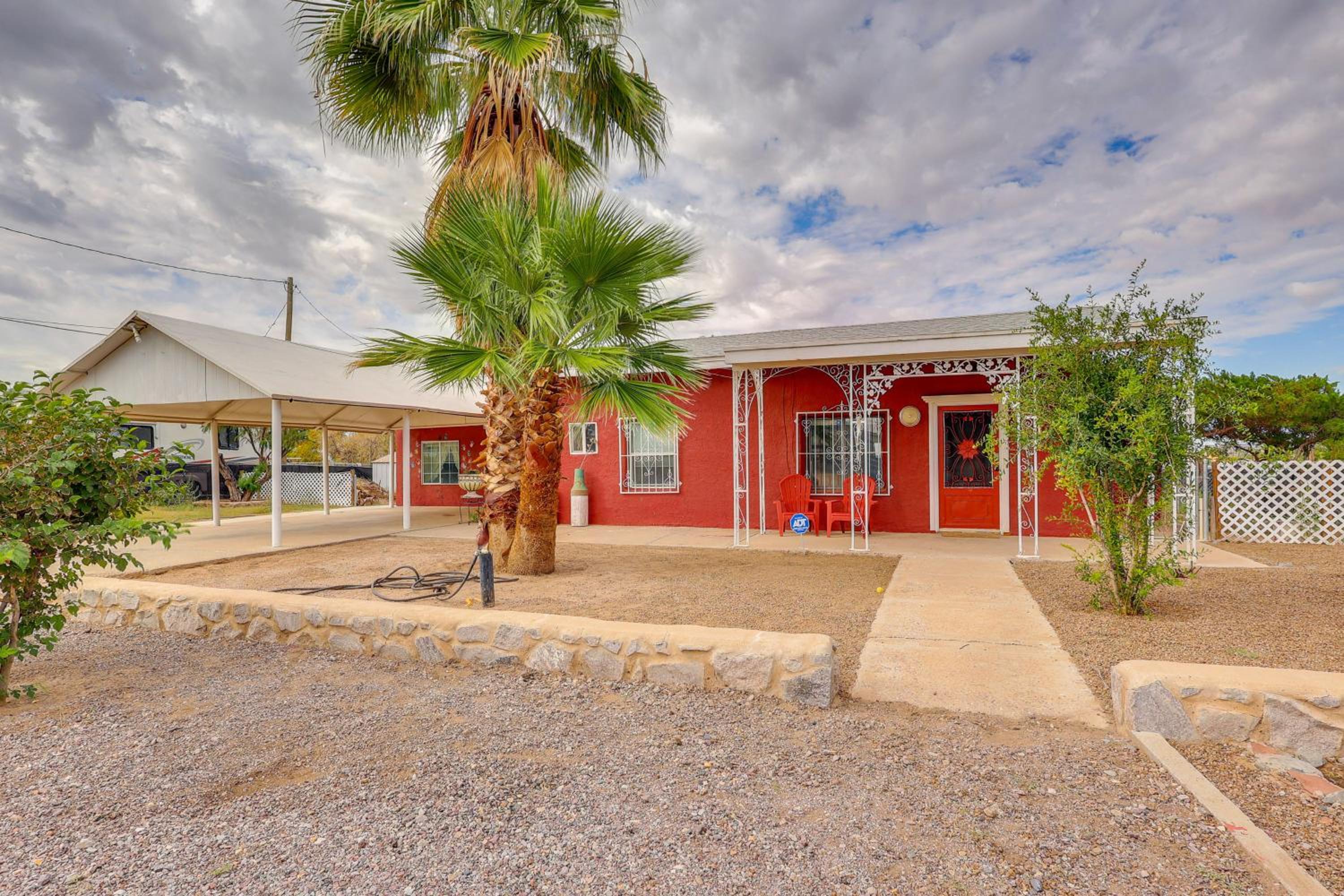 Walk Downtown Authentic Adobe Home in Las Cruces!