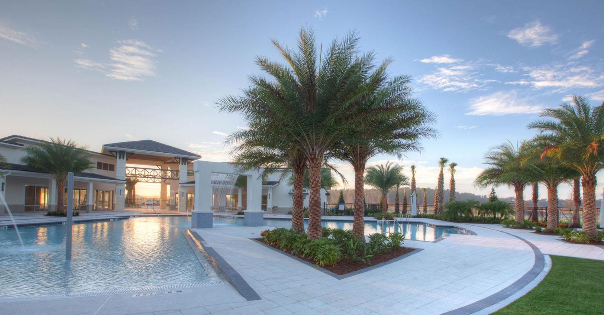 Lakeside Villa with Pool BBQ Cinema & Games Room
