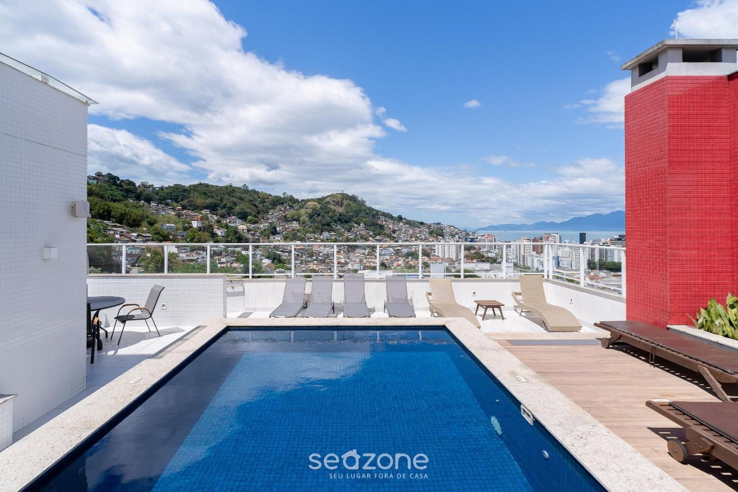 Fully equipped apartments in a building with pool 850m from the beach in downtown Floripa - RIIs