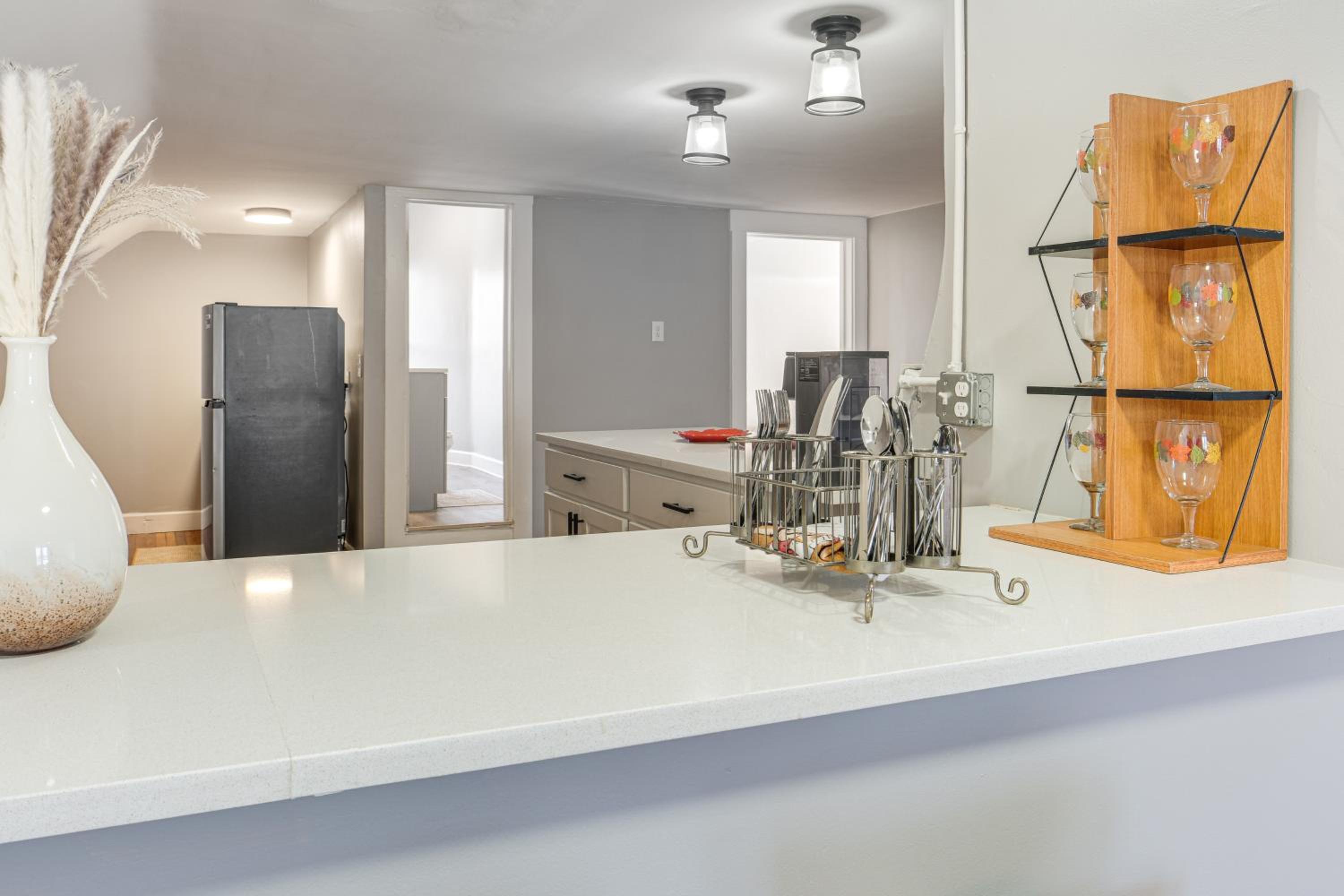 Walk to Coventry Village Charming Top-Floor Unit!