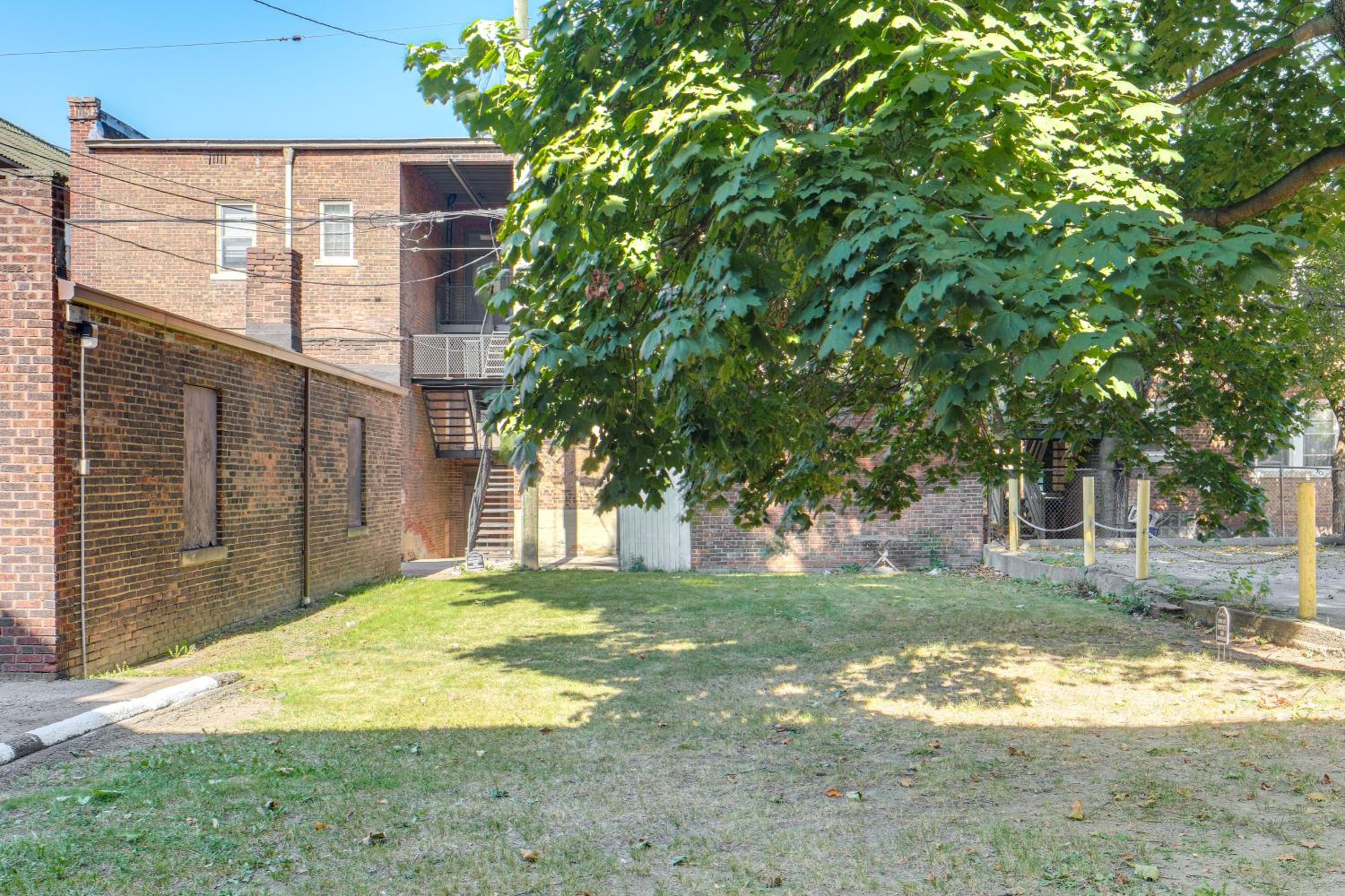 Walk to Coventry Village Charming Top-Floor Unit!