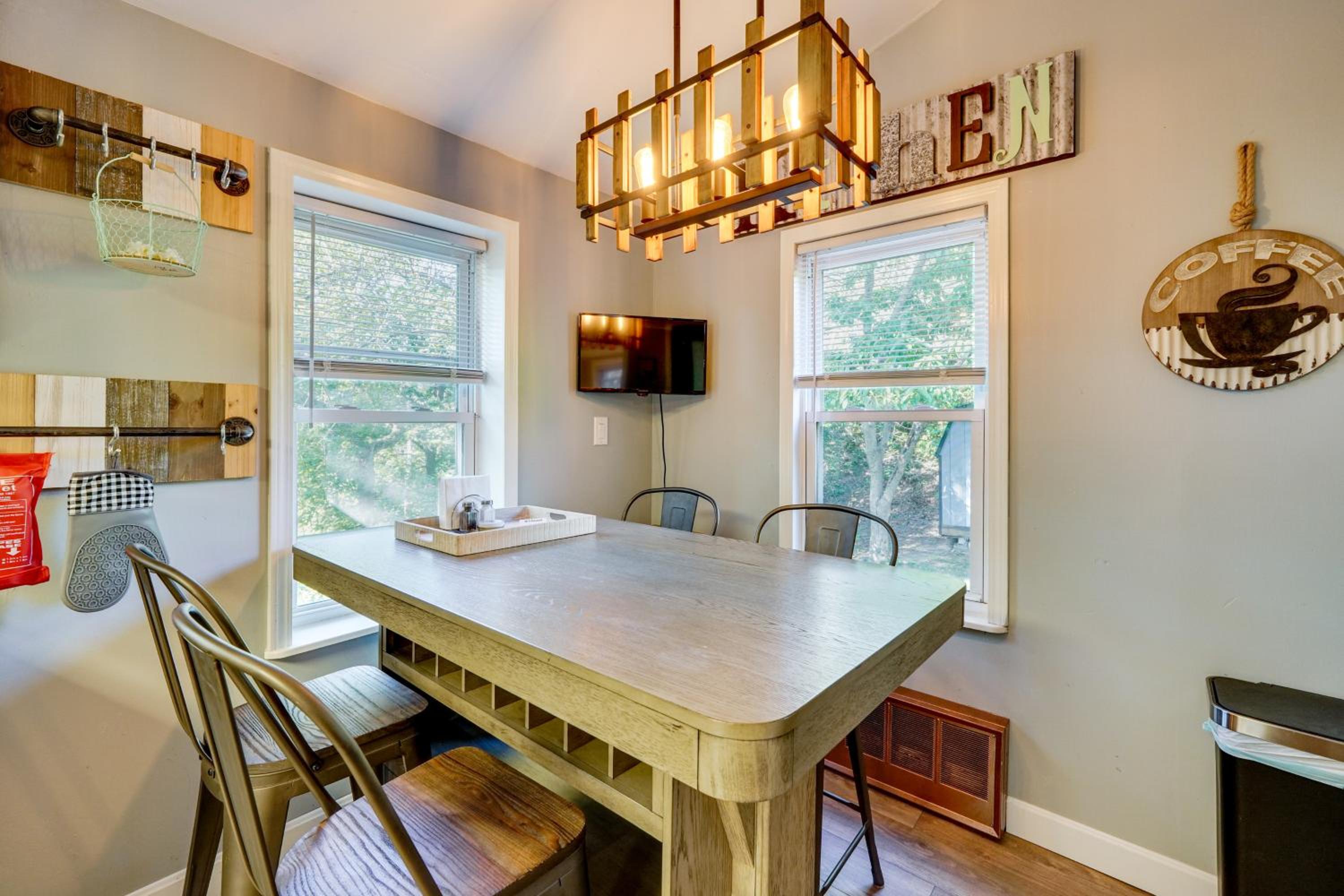 Little Woodland Home Hidden Gem By Dtwn Bethlehem