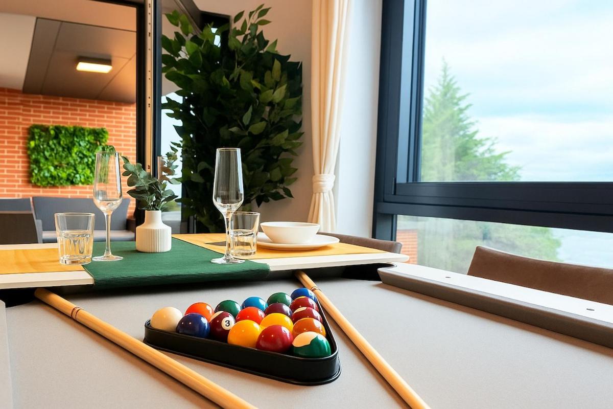 West London Residences - Private Terrace - Opposite Piccadilly Line 20min SOHO Oxford Street