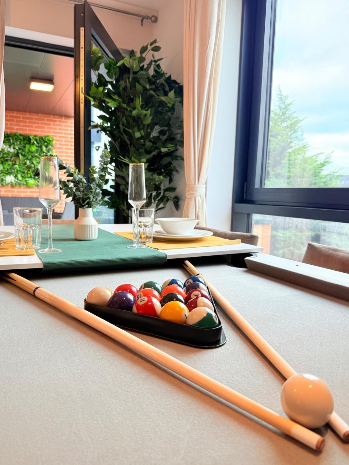 West London Residences - Private Terrace - Opposite Piccadilly Line 20min SOHO Oxford Street