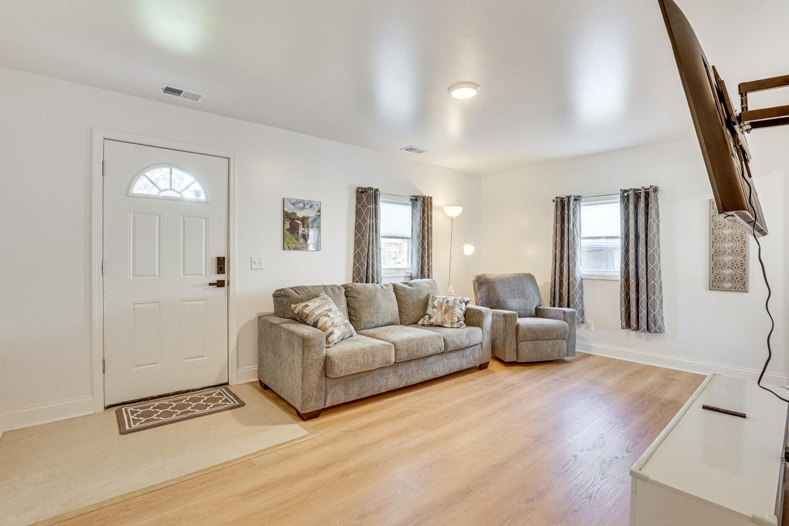 Easy I-80 Access! Newly Updated McDonald Home