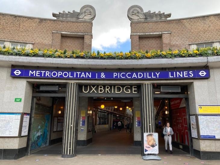 West London Residences - Private Terrace - Opposite Piccadilly Line 20min SOHO Oxford Street