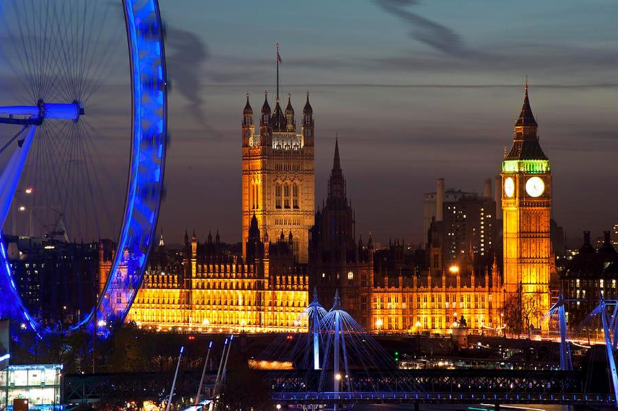 West London Residences - Private Terrace - Opposite Piccadilly Line 20min SOHO Oxford Street