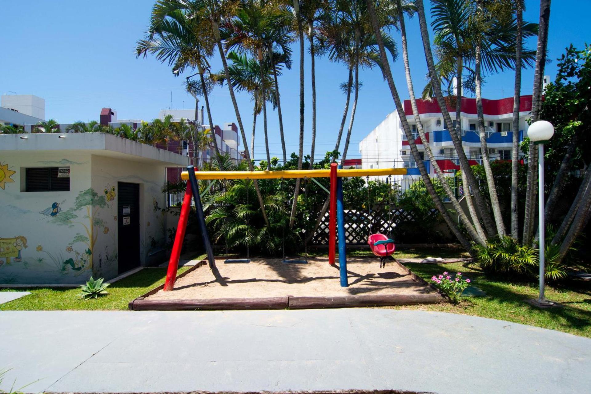 Cobertura com piscina perto da praia YW3099