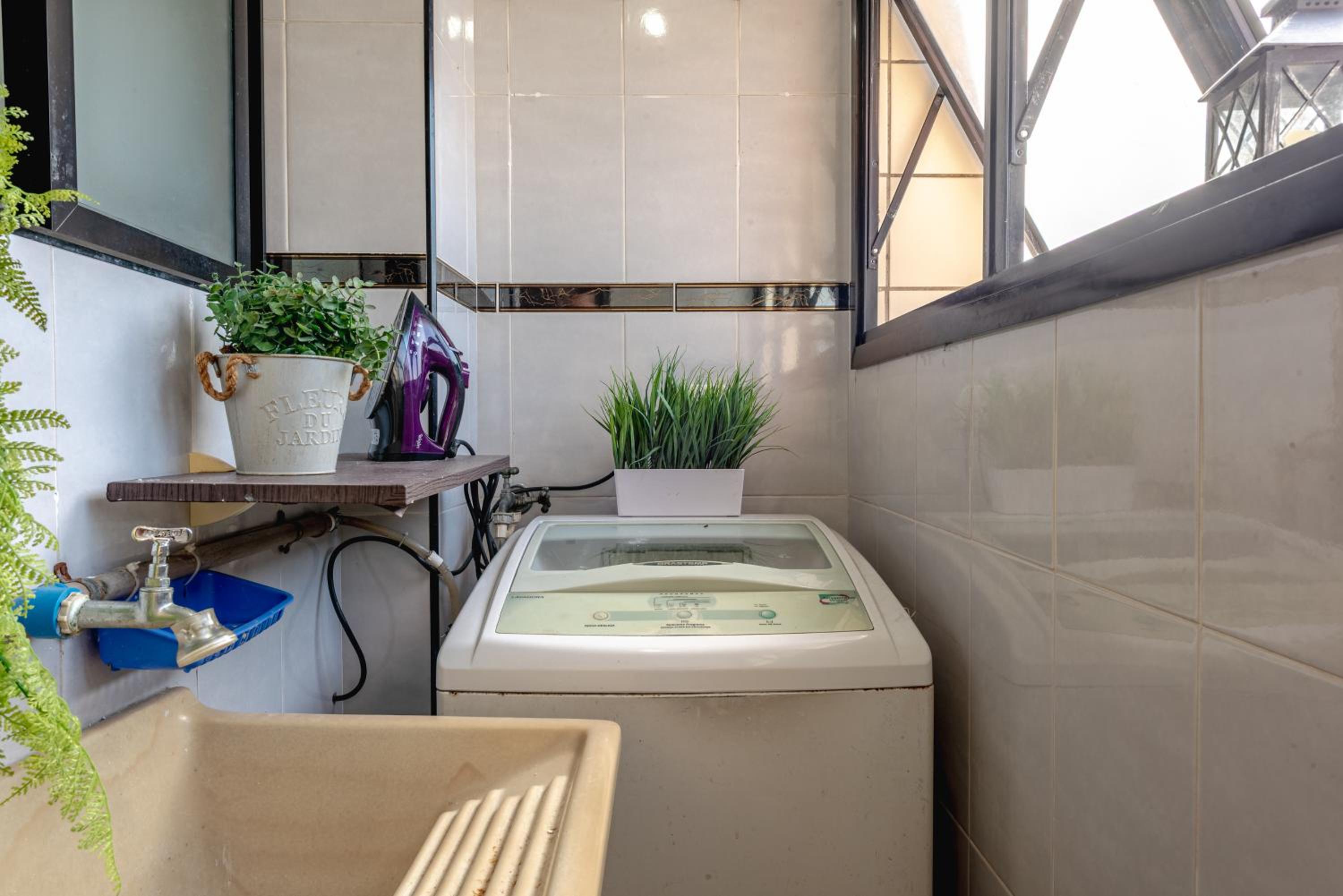 Cozy apartment 85 m from the beach w/ parking