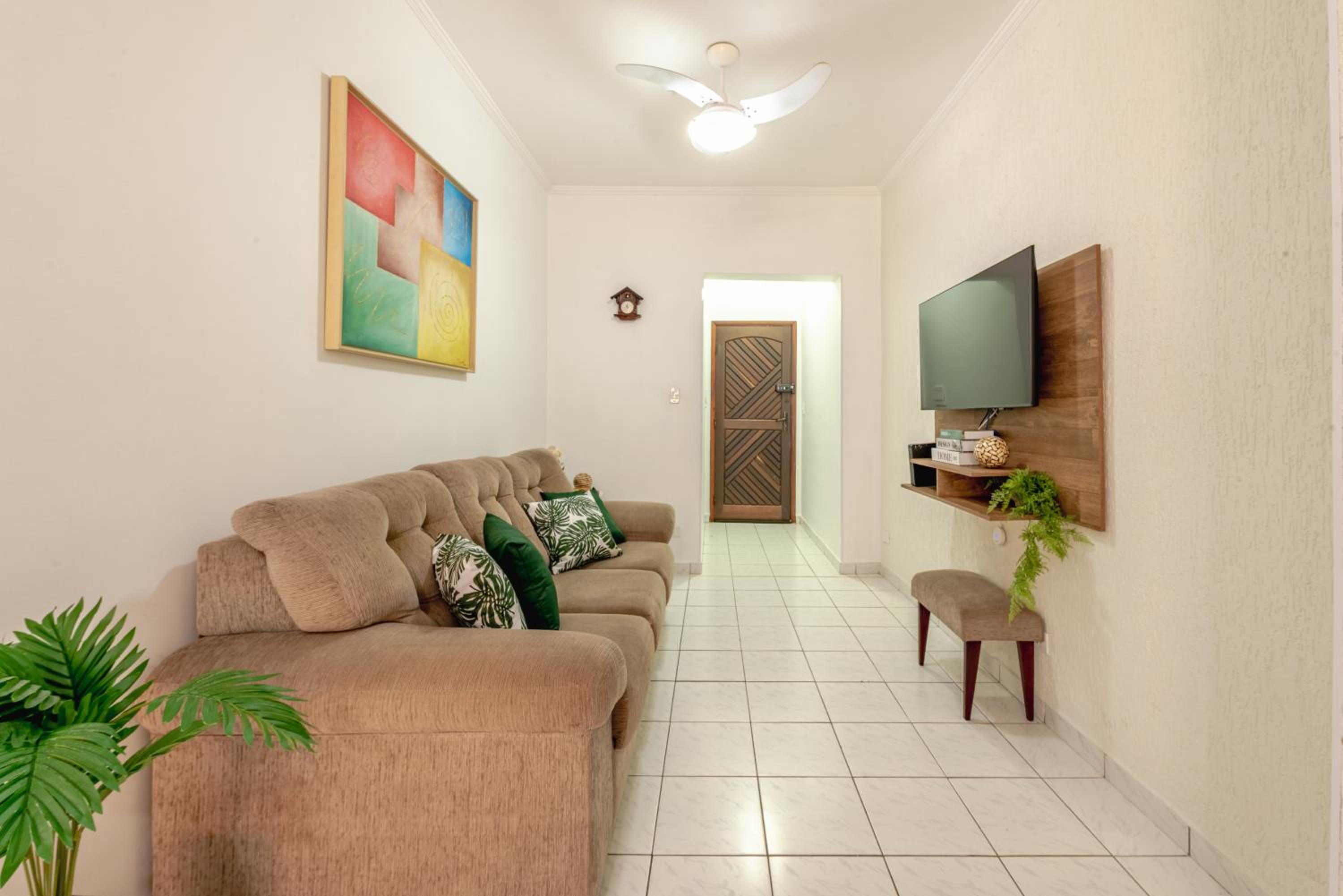 Cozy apartment 85 m from the beach w/ parking