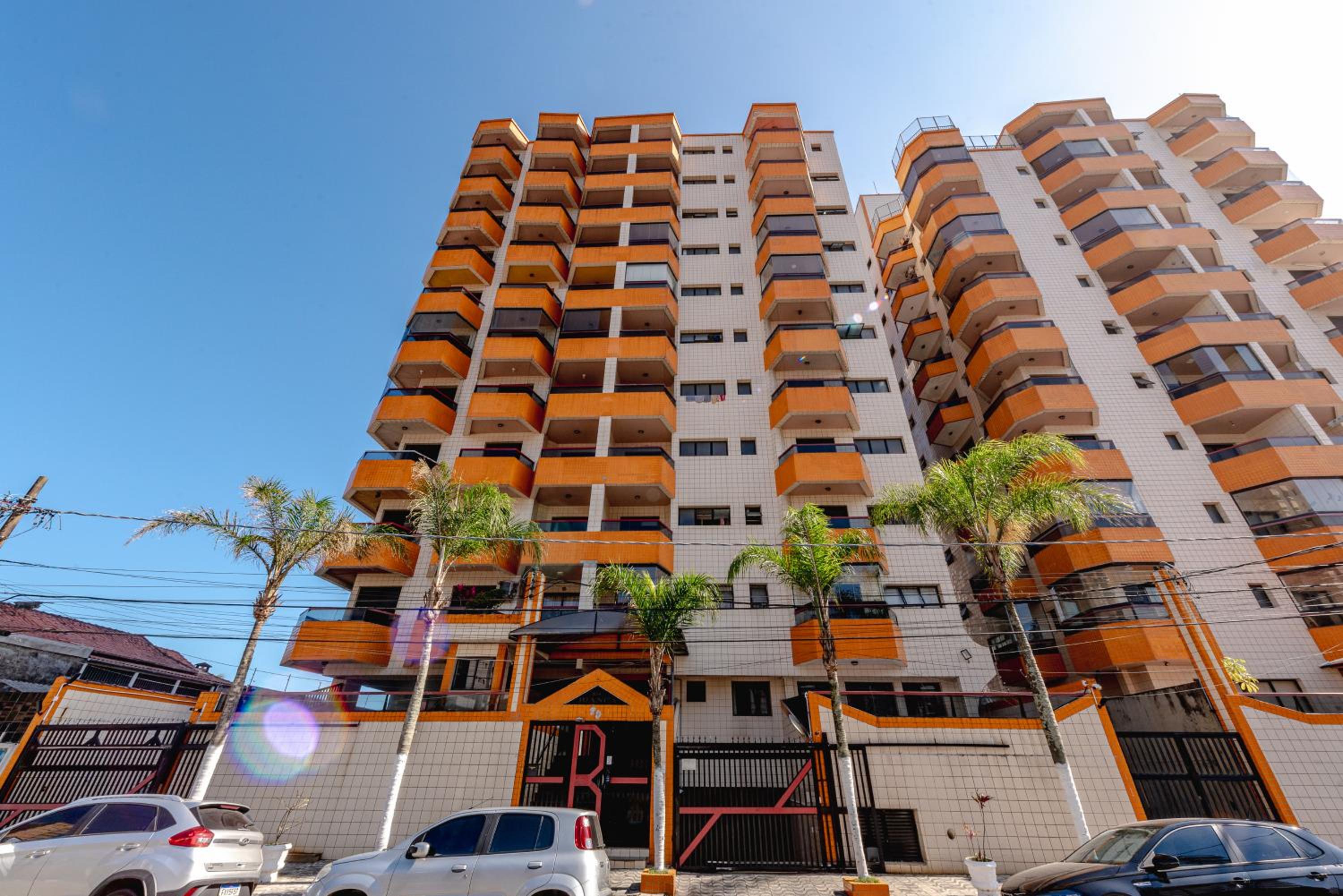 Cozy apartment 85 m from the beach w/ parking