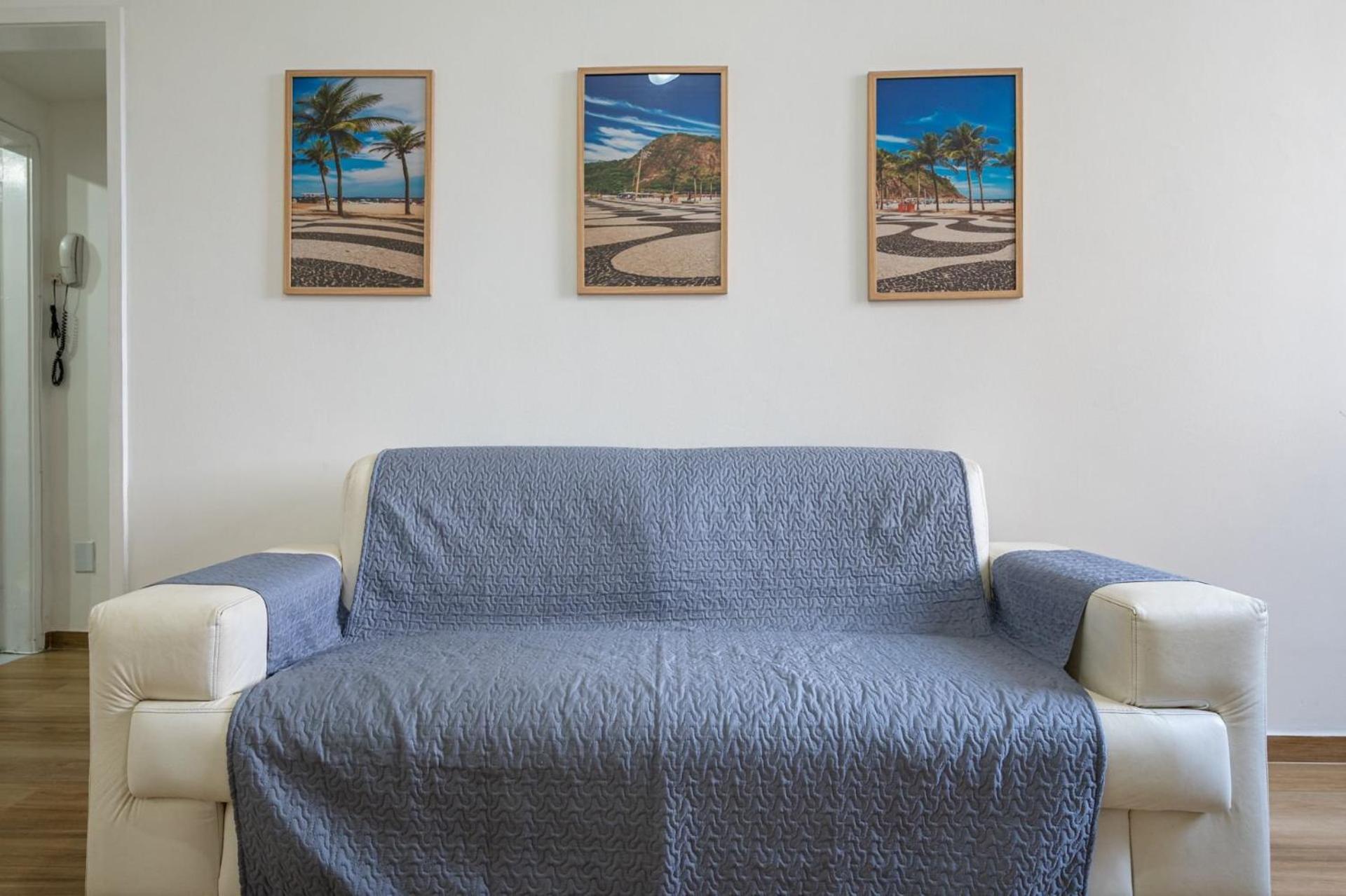 9 minutes from Copacabana Beach, next to subway