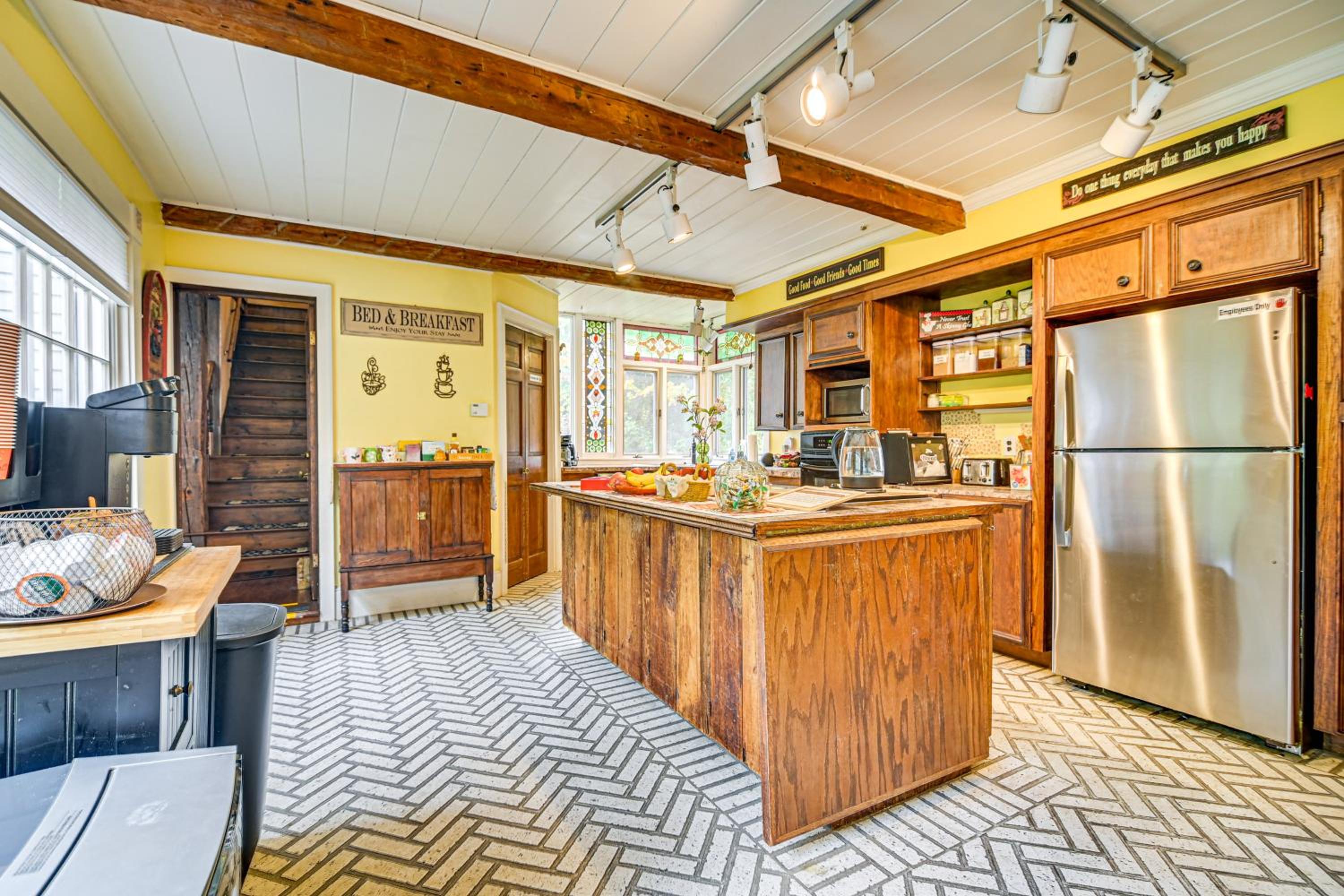 1 Mi to Main St Fryeburg Historic Family Home