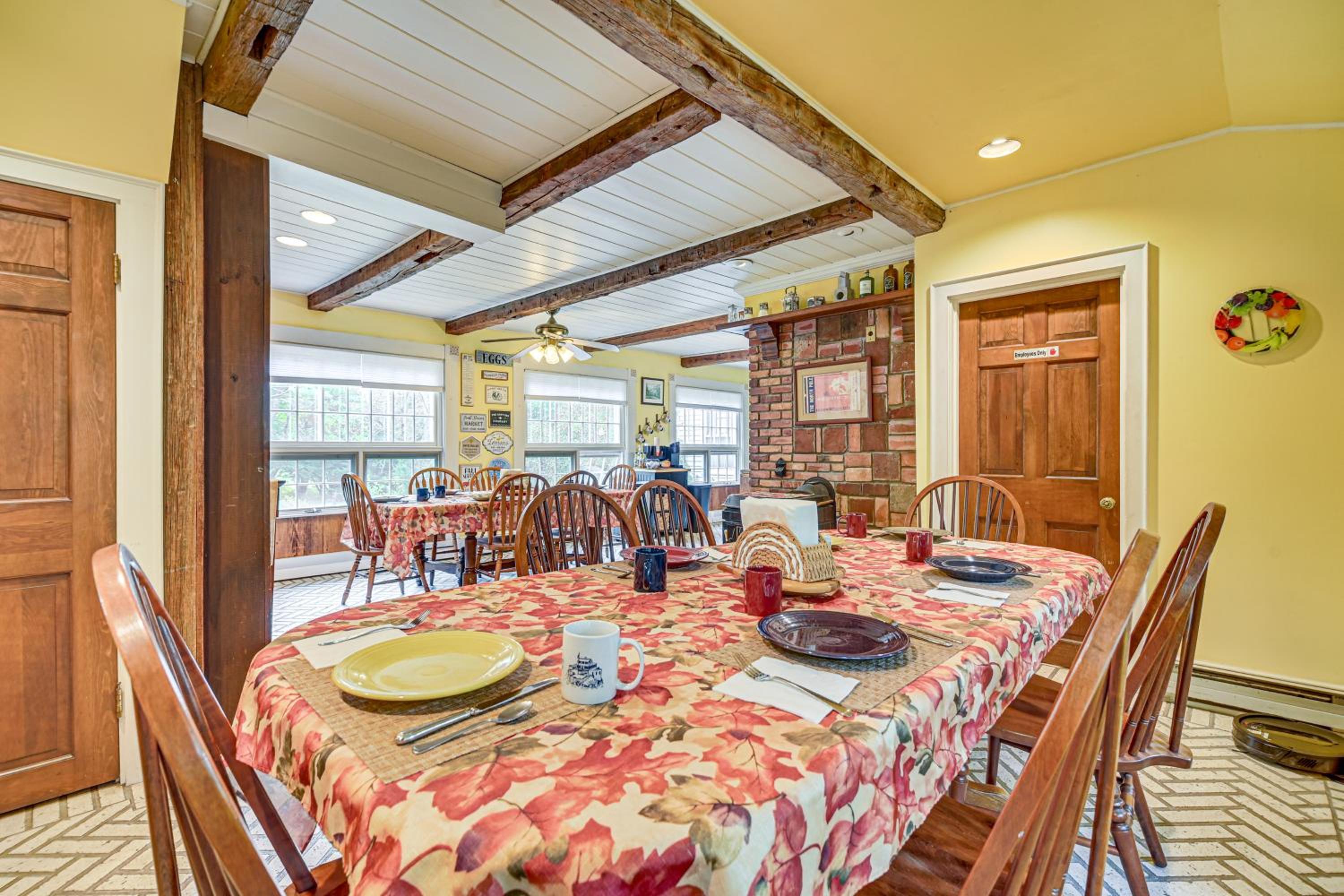 1 Mi to Main St Fryeburg Historic Family Home