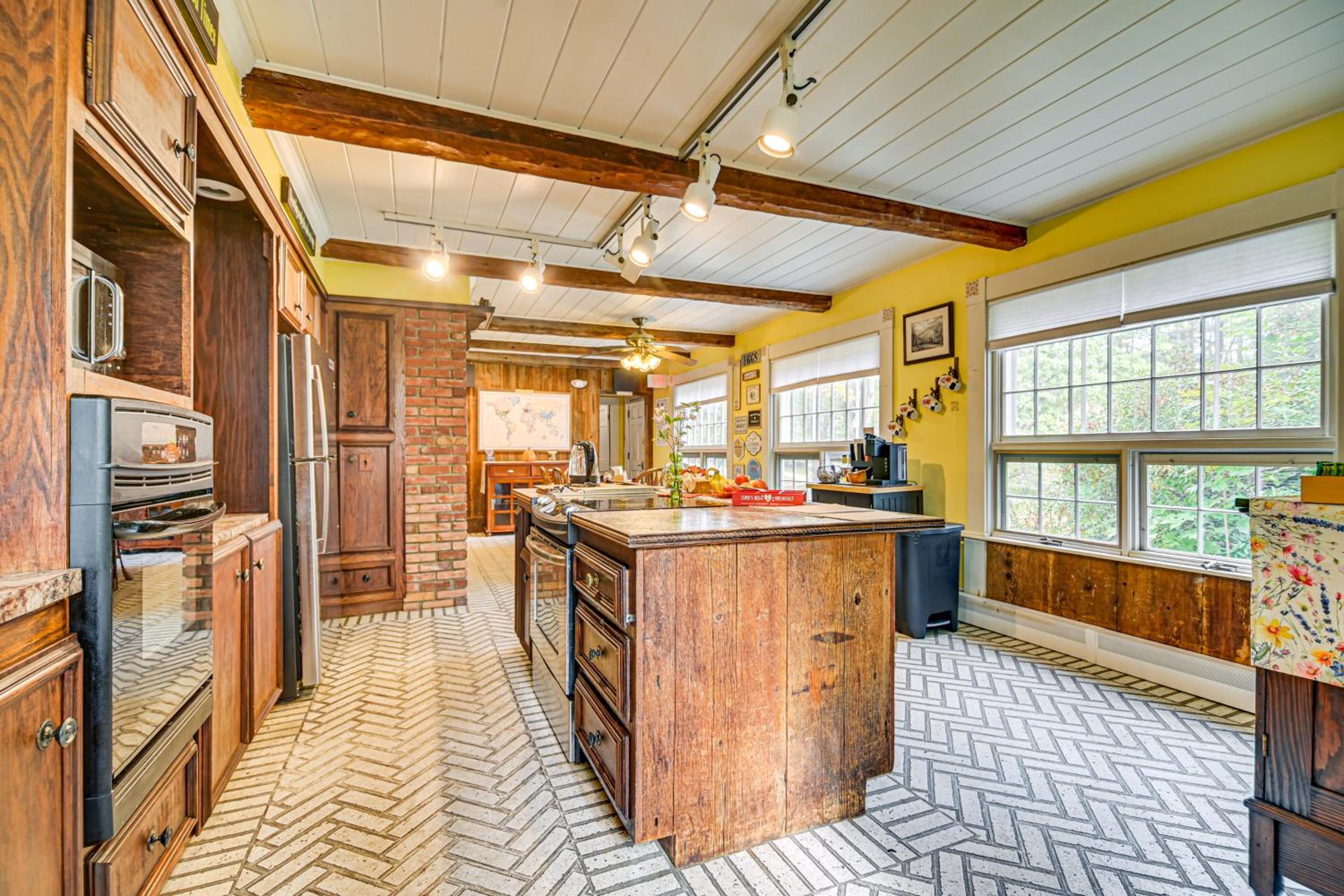 1 Mi to Main St Fryeburg Historic Family Home