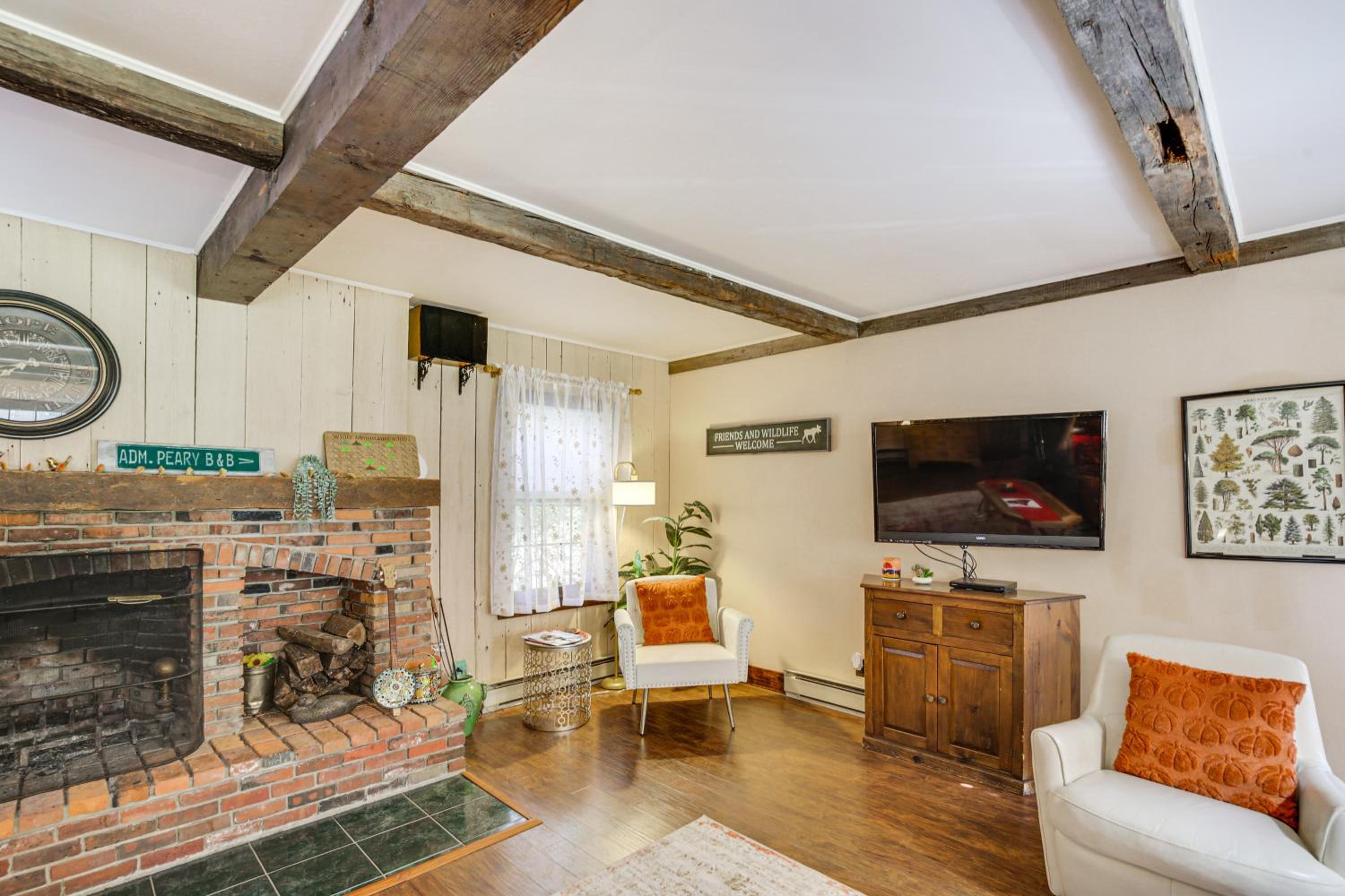 1 Mi to Main St Fryeburg Historic Family Home