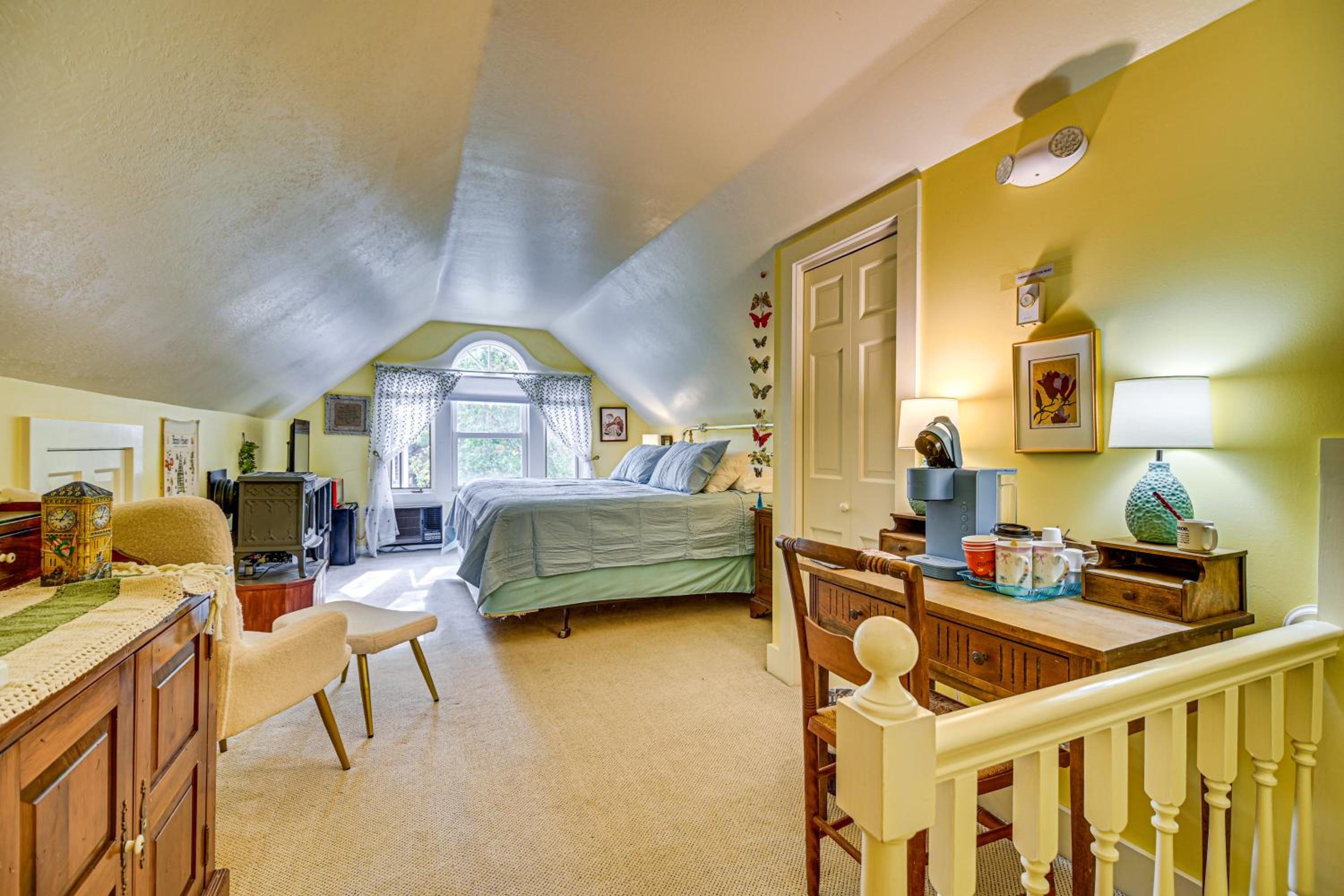 1 Mi to Main St Fryeburg Historic Family Home