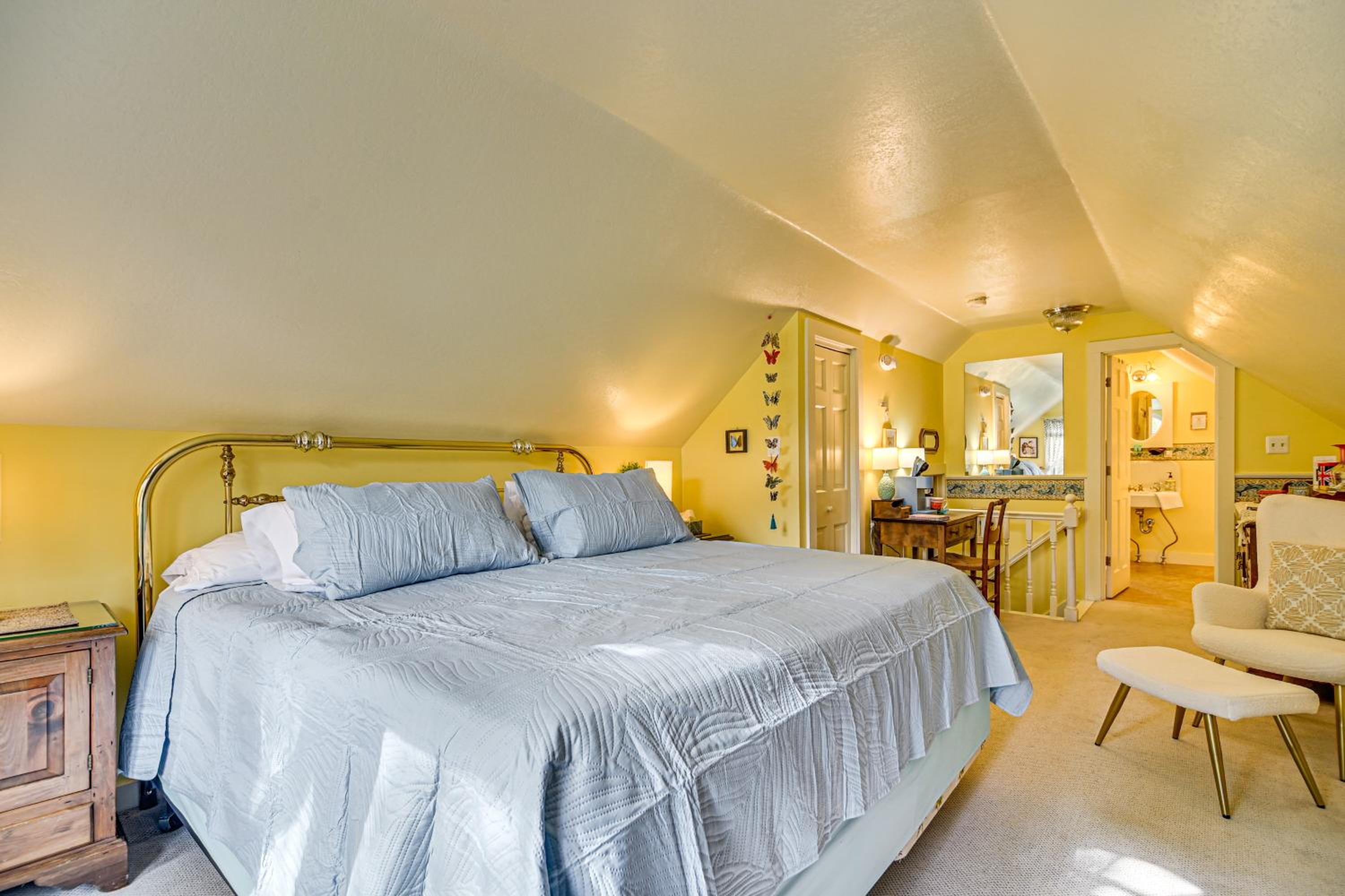 1 Mi to Main St Fryeburg Historic Family Home
