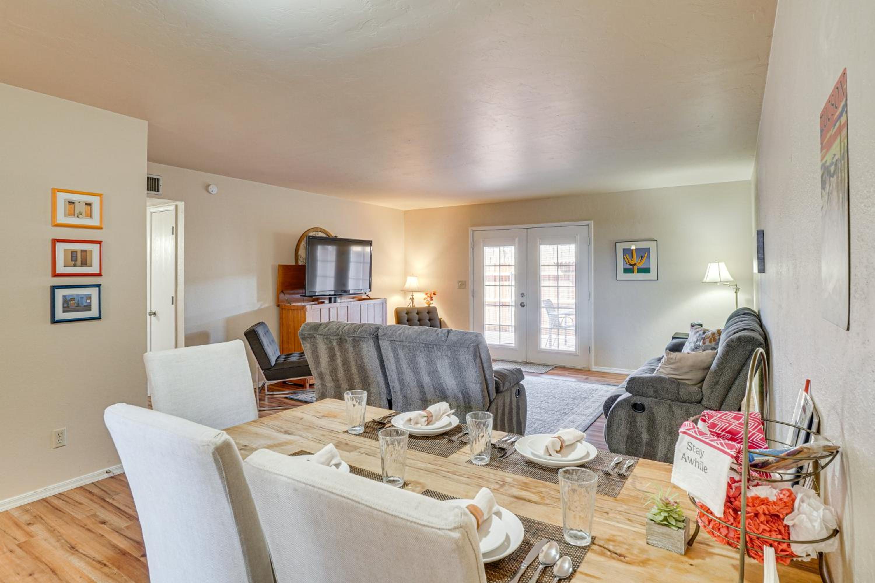 5 Mi to Dtwn Tucson Townhome with Pool Access!
