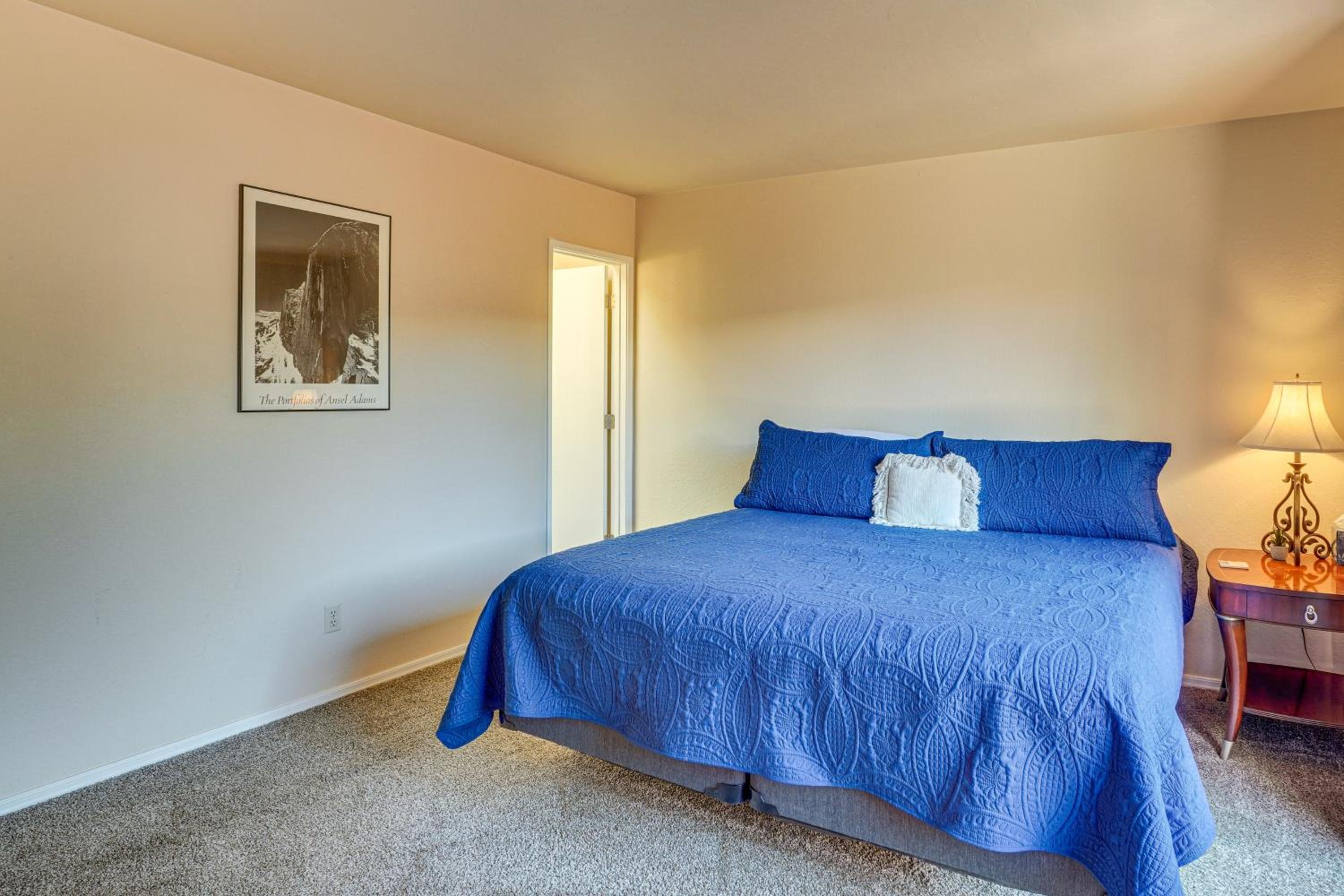 5 Mi to Dtwn Tucson Townhome with Pool Access!
