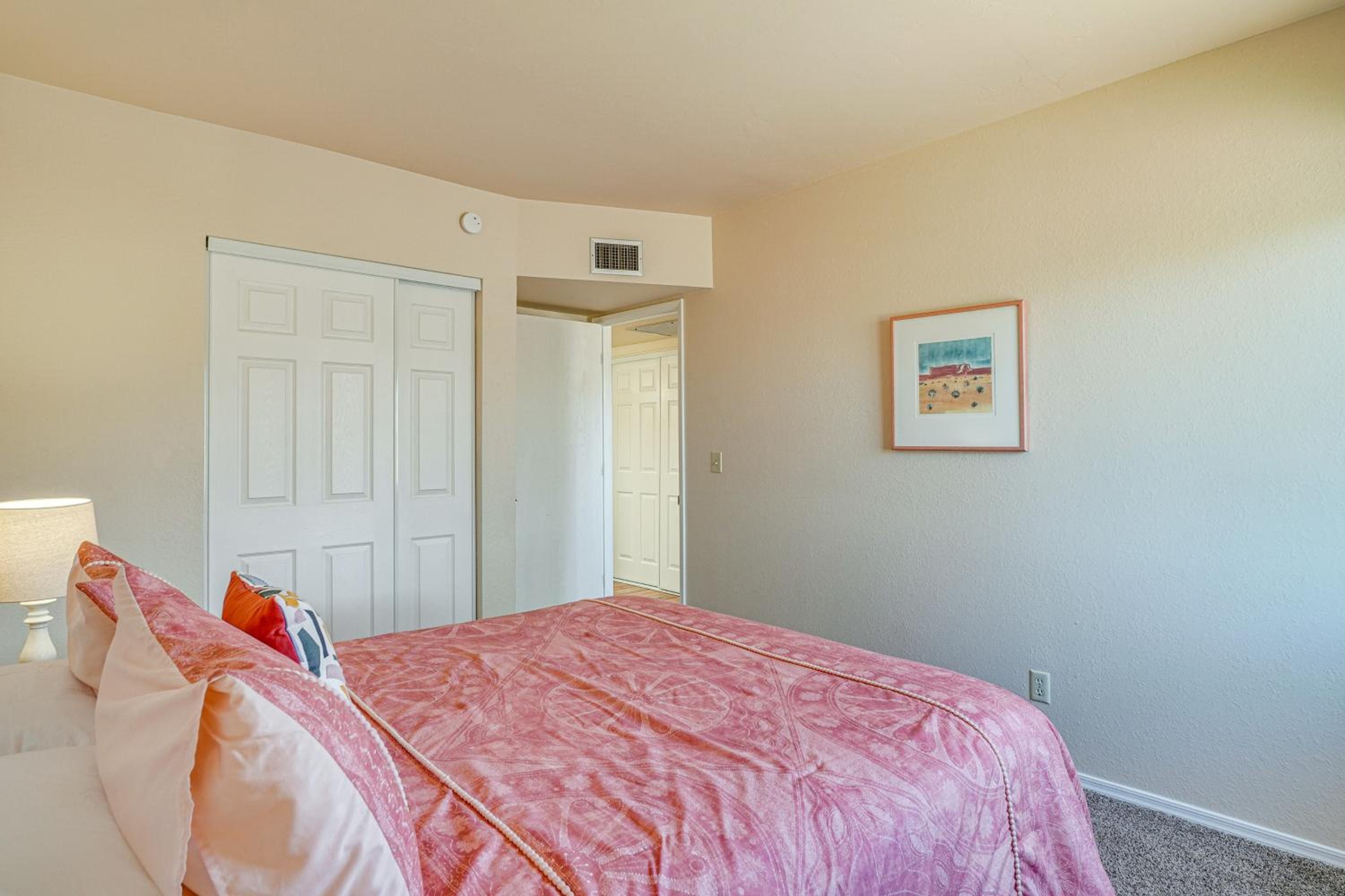 5 Mi to Dtwn Tucson Townhome with Pool Access!