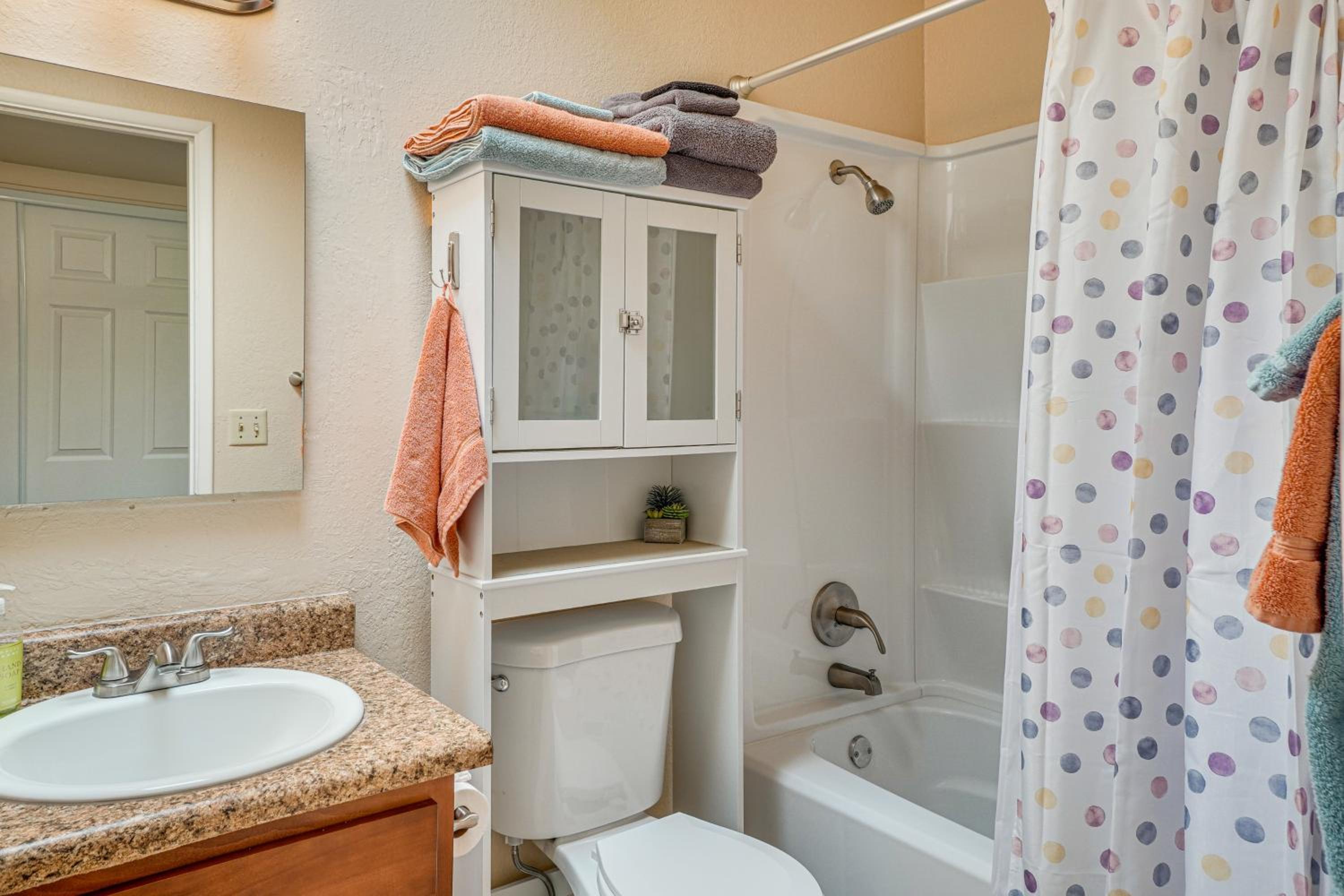 5 Mi to Dtwn Tucson Townhome with Pool Access!