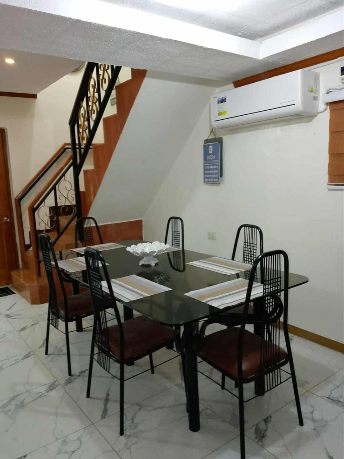 CasaCavite - Your Chill Hideaway and Mini-Resort Just Minutes from all the Tagaytay-Silang-Nuvali Action!