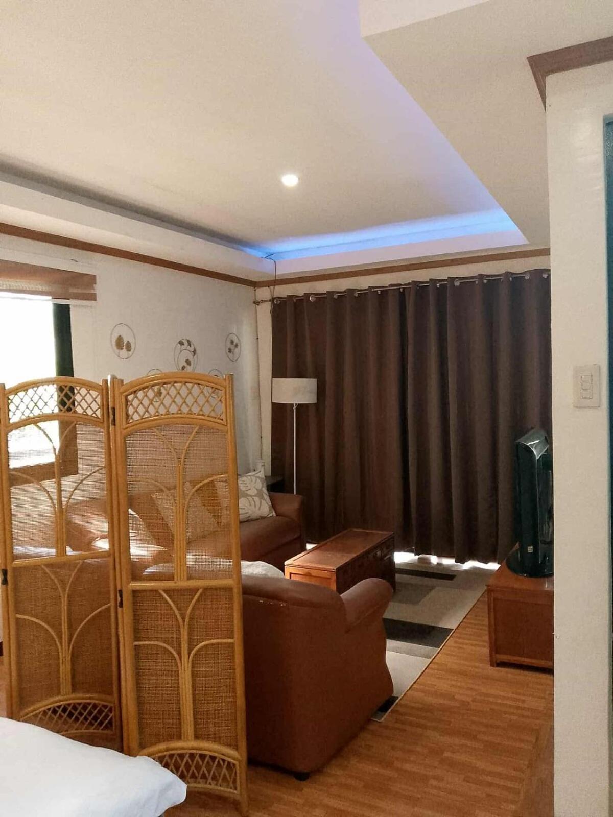 CasaCavite - Your Chill Hideaway and Mini-Resort Just Minutes from all the Tagaytay-Silang-Nuvali Action!