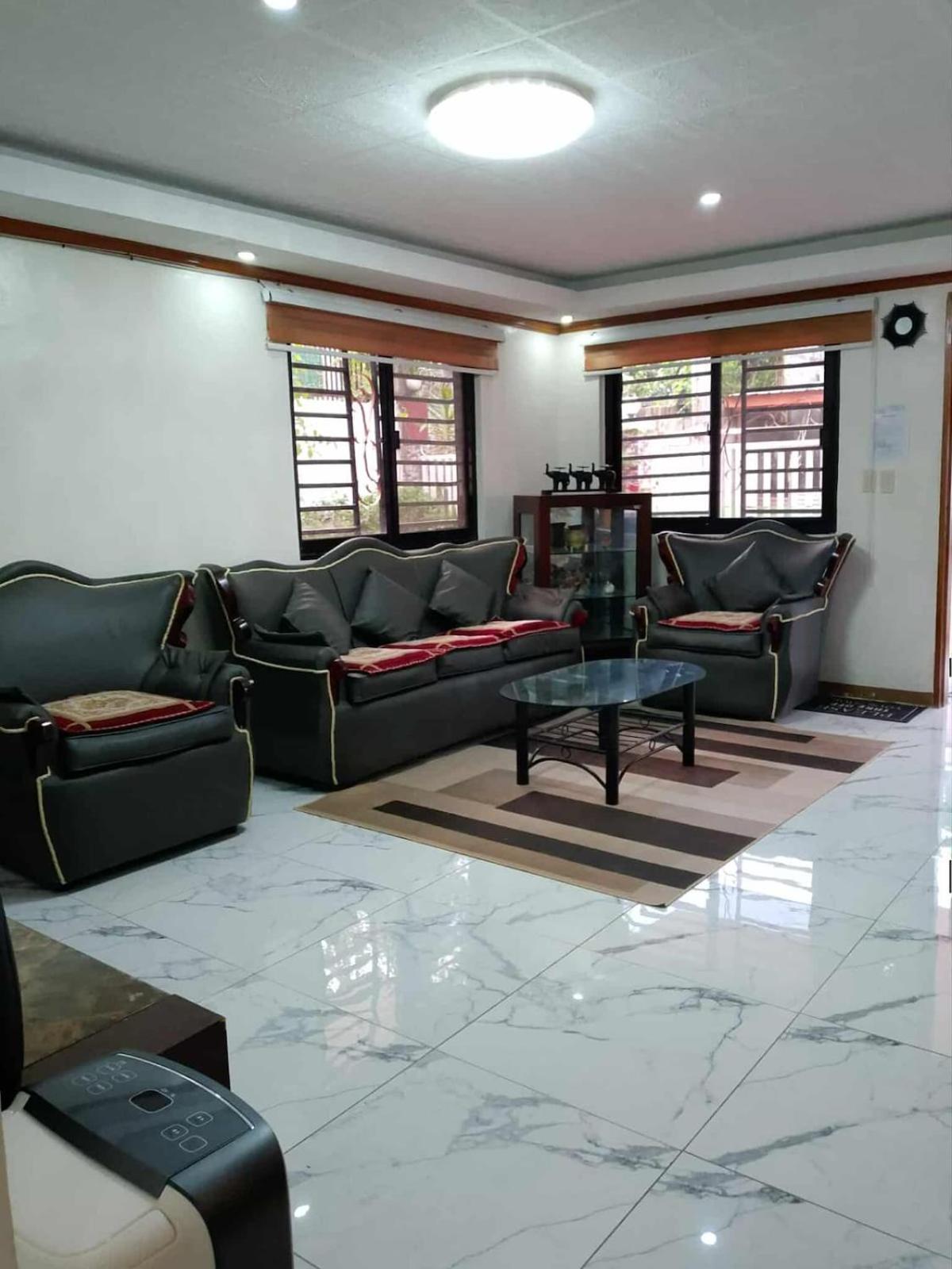 CasaCavite - Your Chill Hideaway and Mini-Resort Just Minutes from all the Tagaytay-Silang-Nuvali Action!
