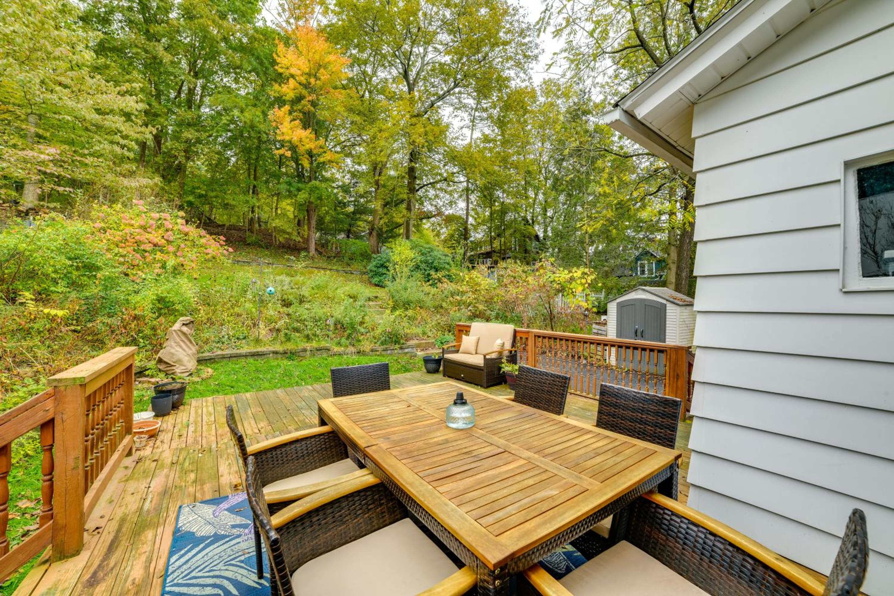 1 Mi to Dtwn Binghamton Pet-Friendly Home with Deck