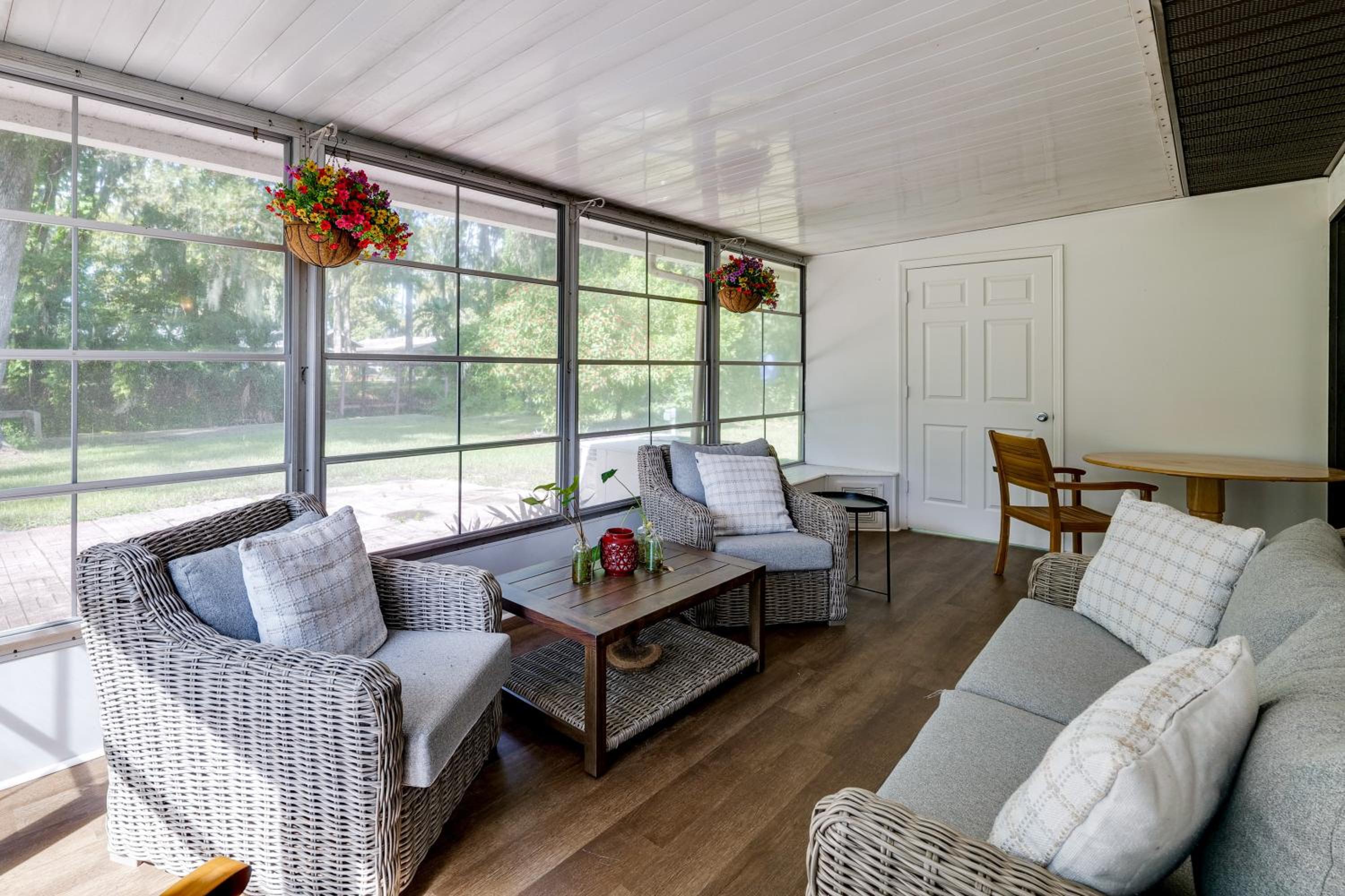 Bring Your Boat! Canal-Front Tavares Home with Dock