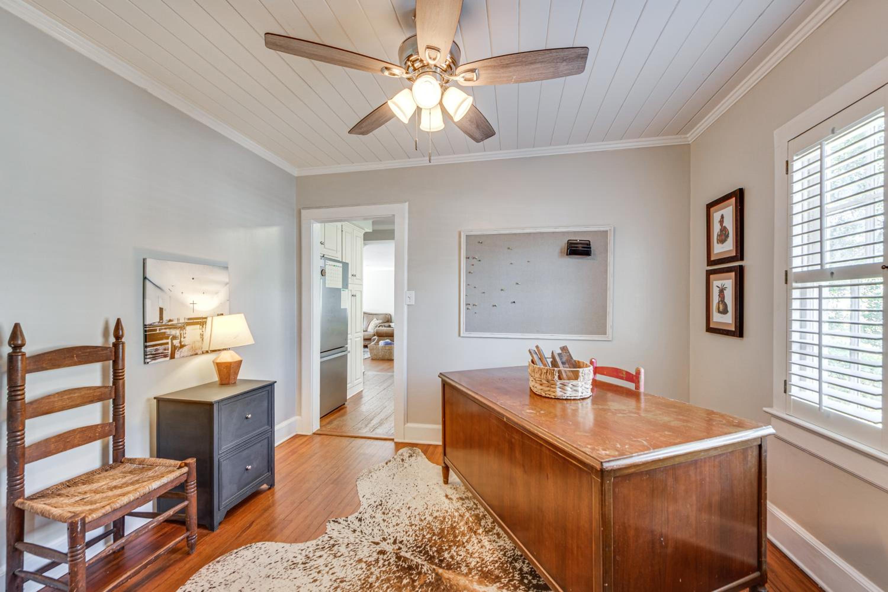 Walk to Dtwn Hahira Inviting Home with Pool and Yard!