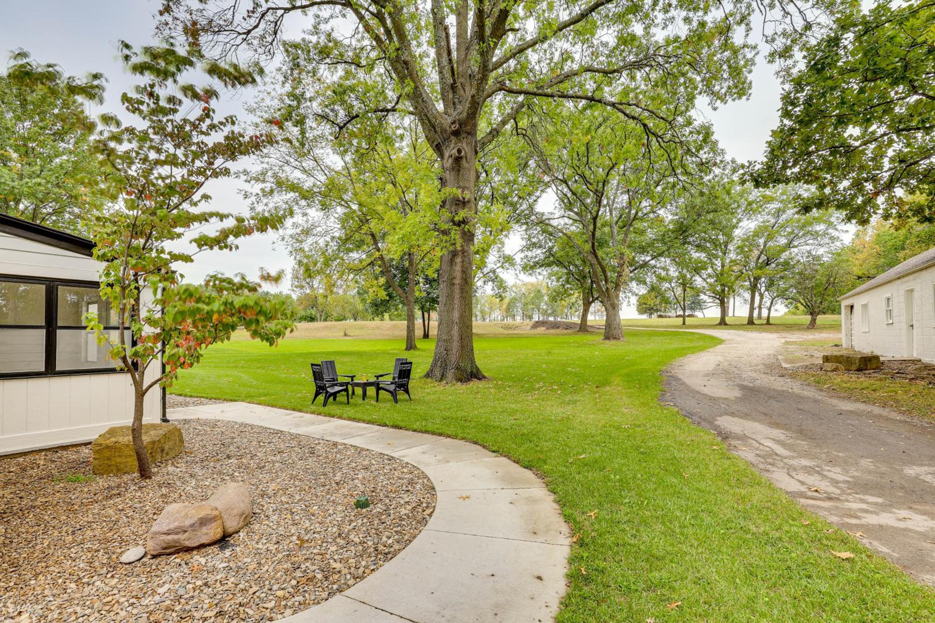 Topeka Farmhouse Hideaway 5 Mi to Downtown!