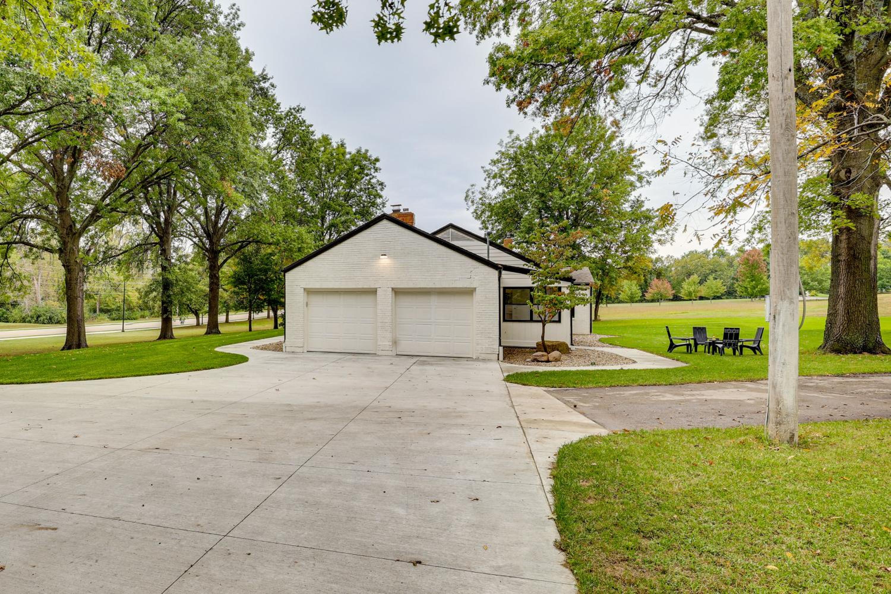 Topeka Farmhouse Hideaway 5 Mi to Downtown!