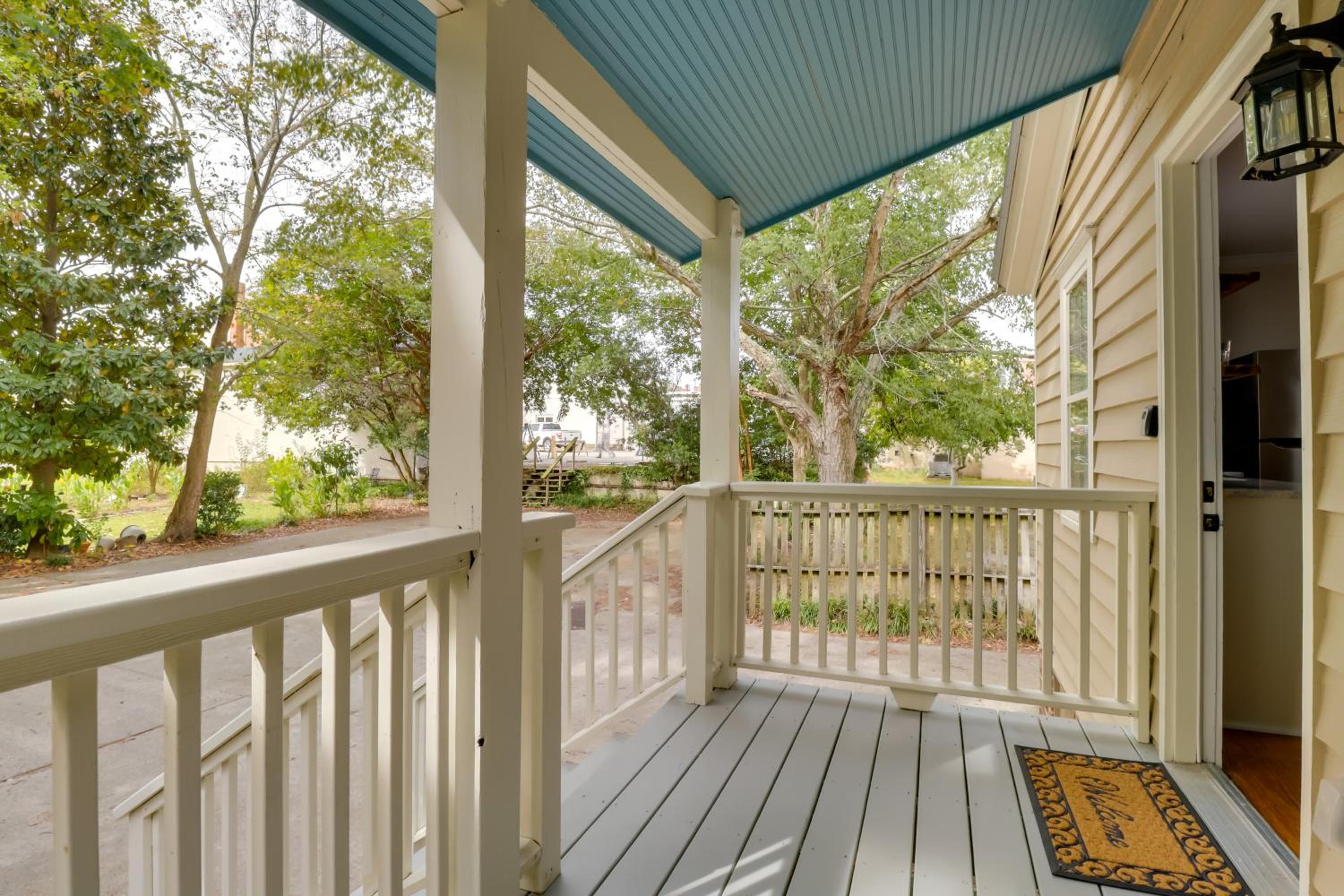 Steps to Downtown! Family Home in Historic Edenton