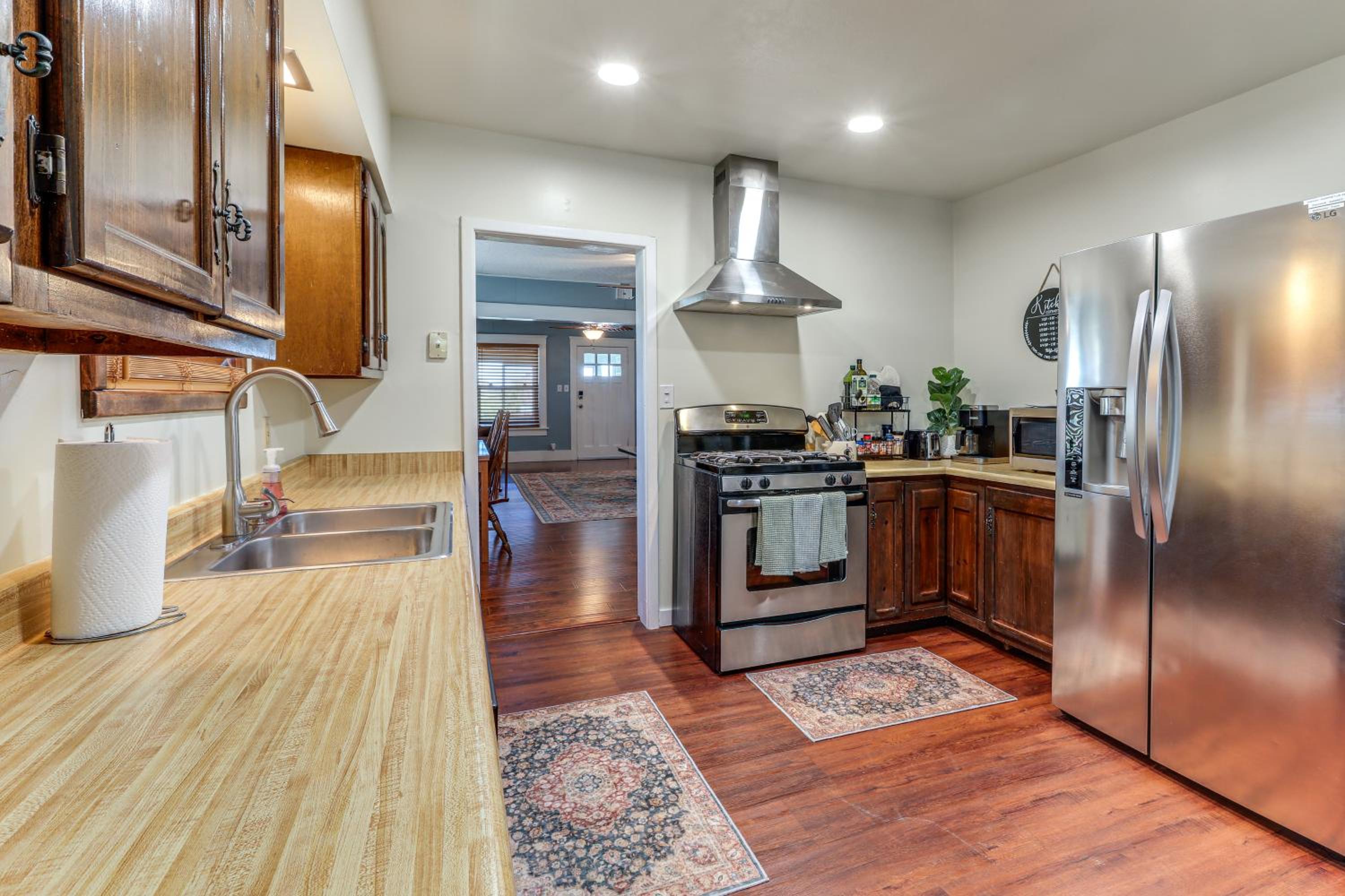 Route 66 Retreat Dog-Friendly Home in Williams