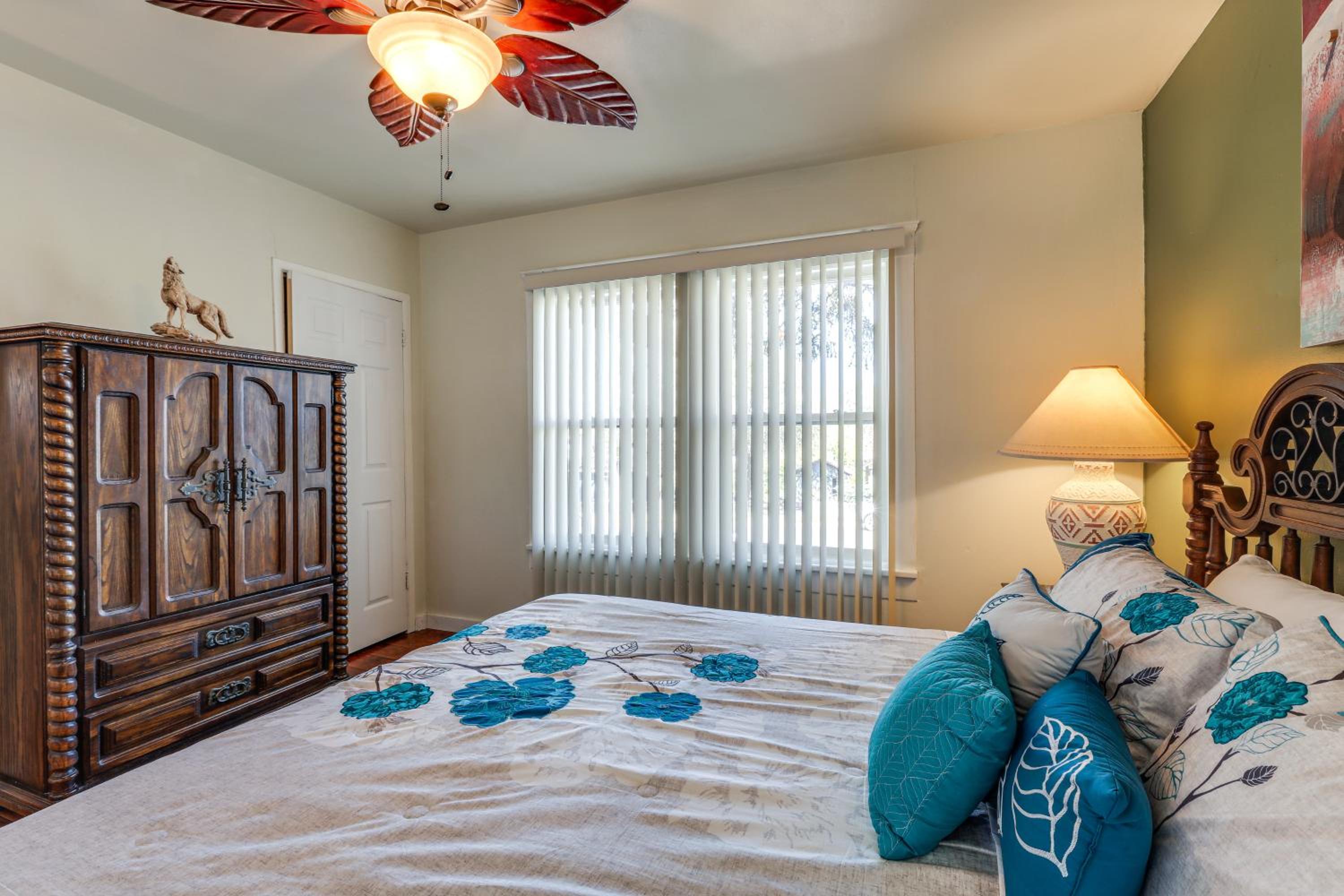Route 66 Retreat Dog-Friendly Home in Williams