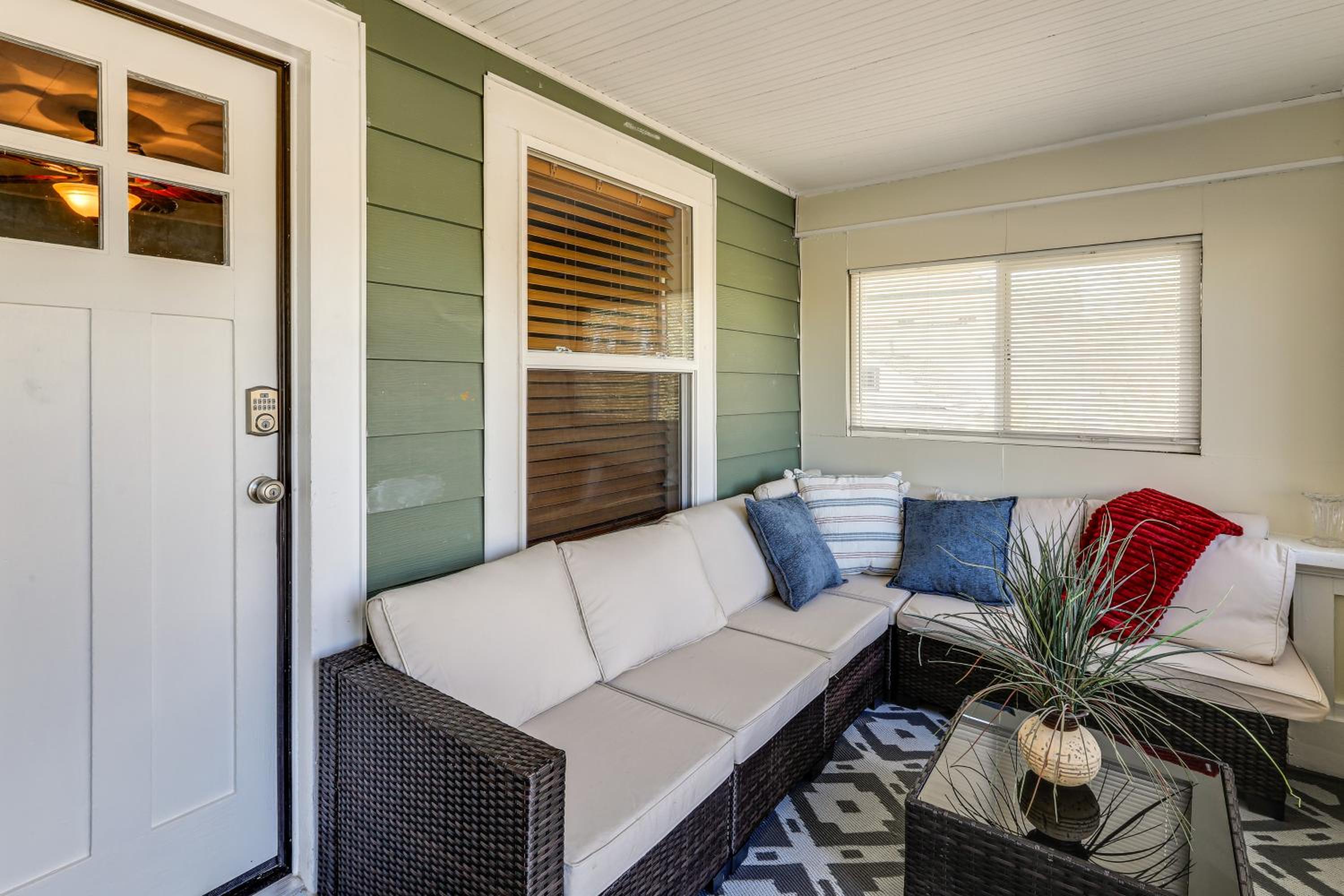 Route 66 Retreat Dog-Friendly Home in Williams
