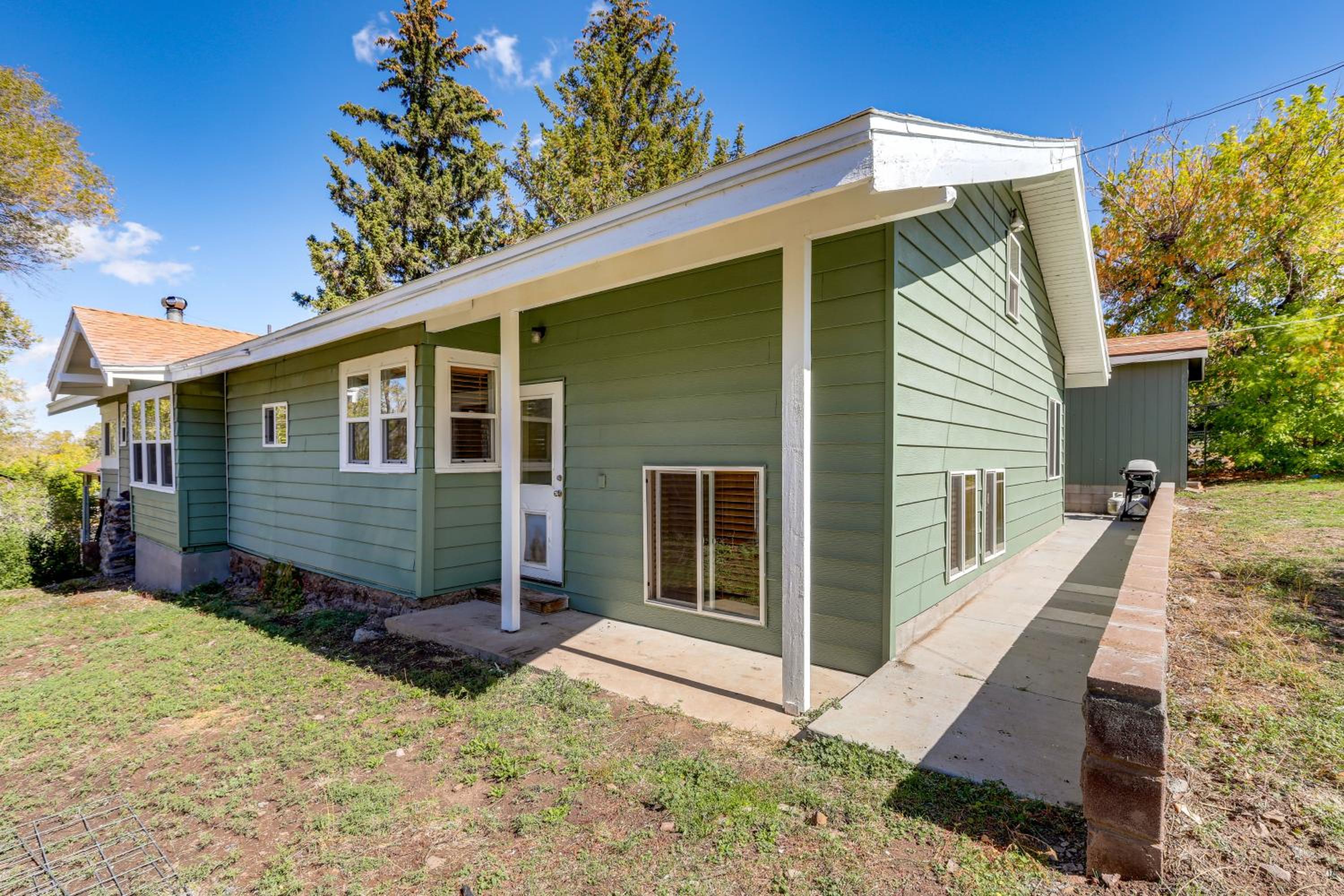 Route 66 Retreat Dog-Friendly Home in Williams