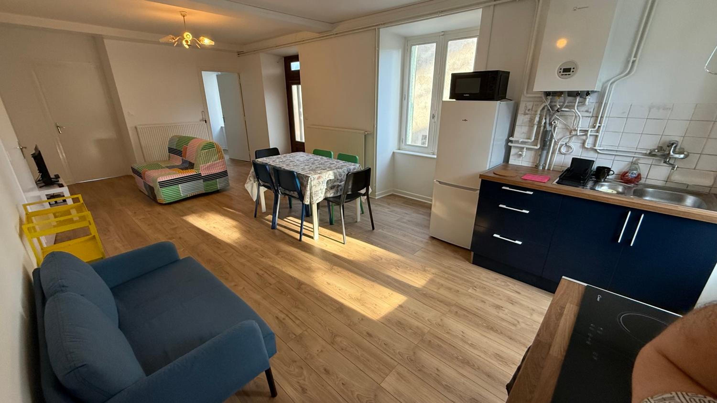 26 CHIC & COSY NOIRETABLE F2 55m2 WIFI SMART TV NETFLIX