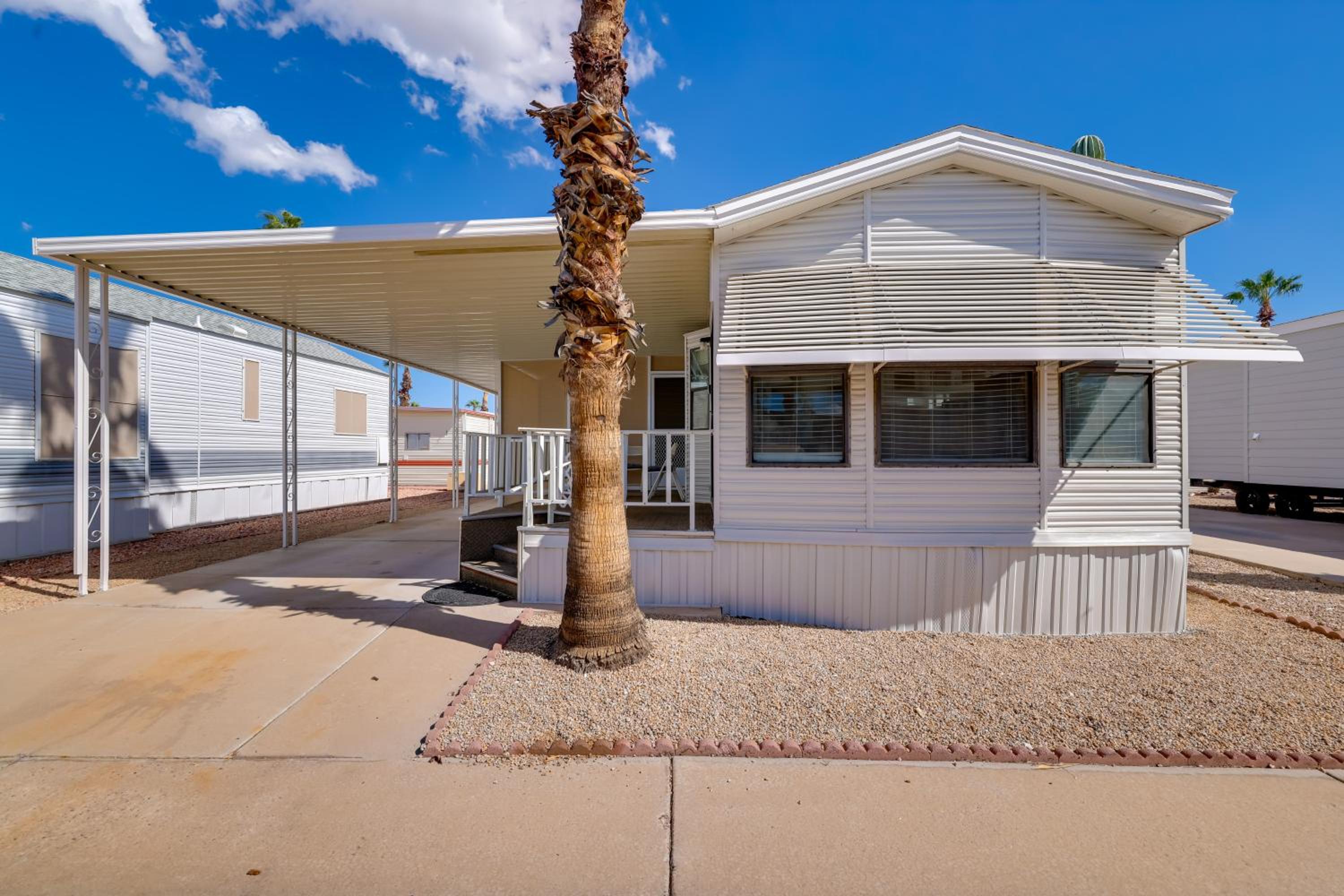 5 Mi to Sun City Snowbird Rental with Pool Access