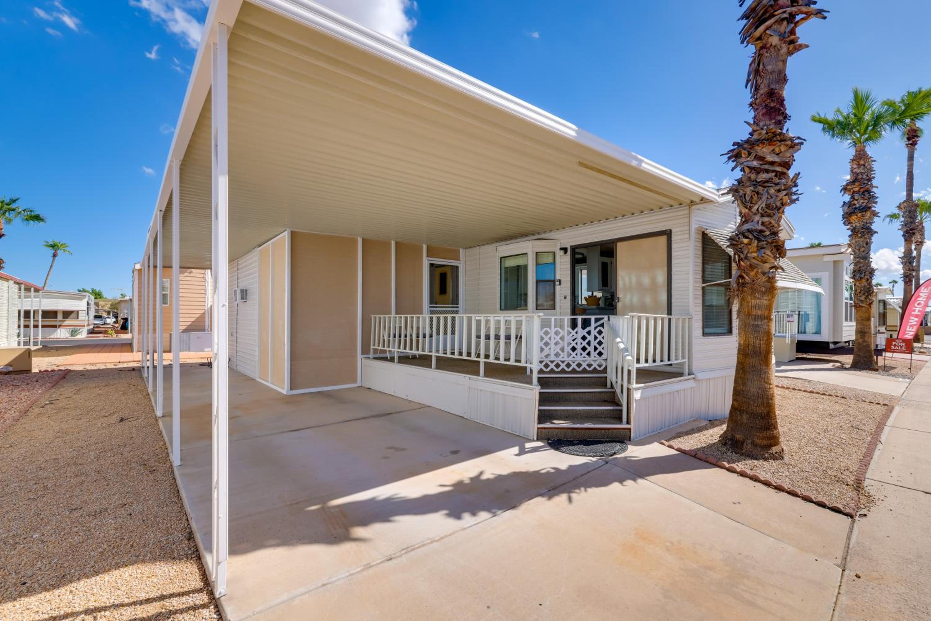 5 Mi to Sun City Snowbird Rental with Pool Access