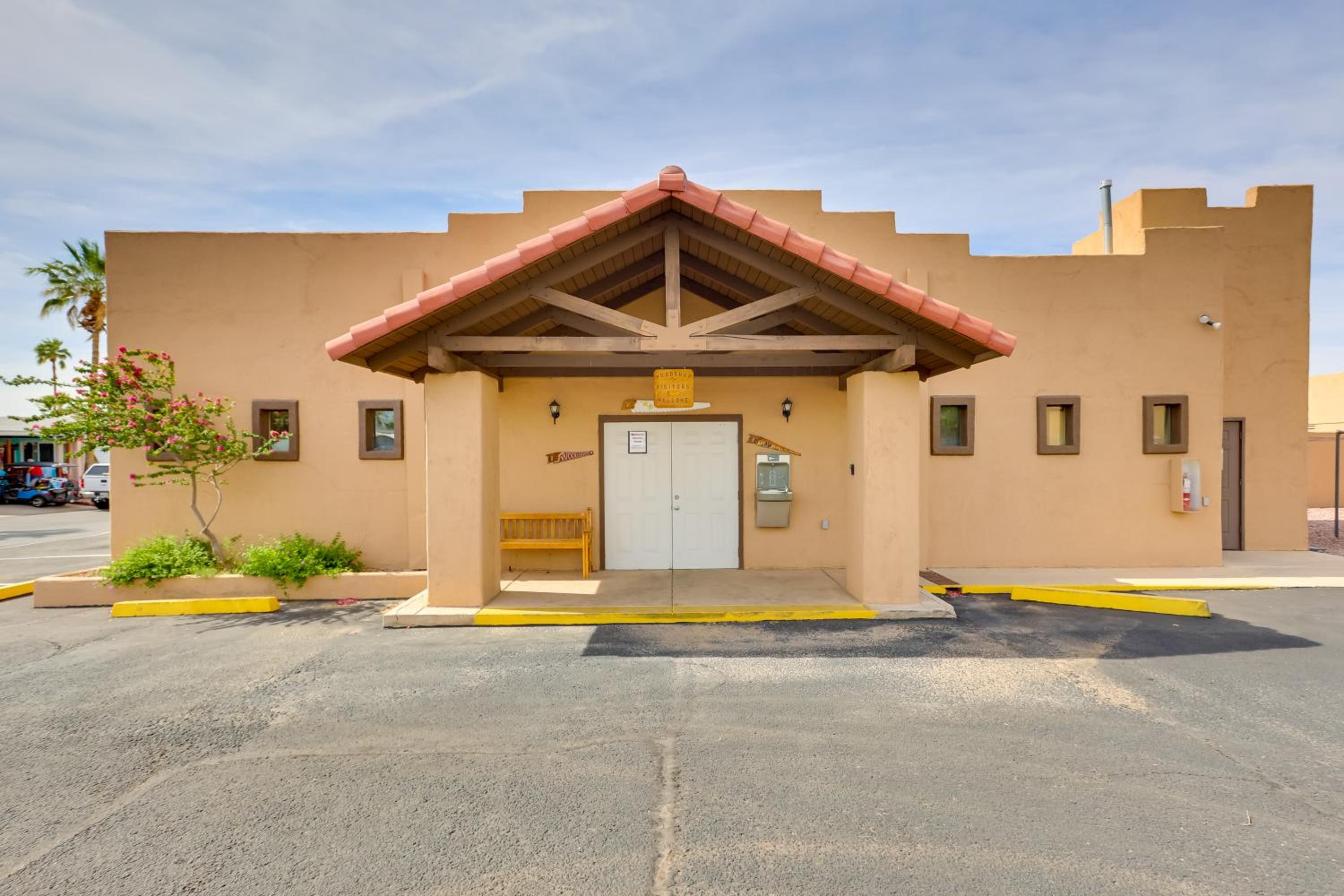 5 Mi to Sun City Snowbird Rental with Pool Access